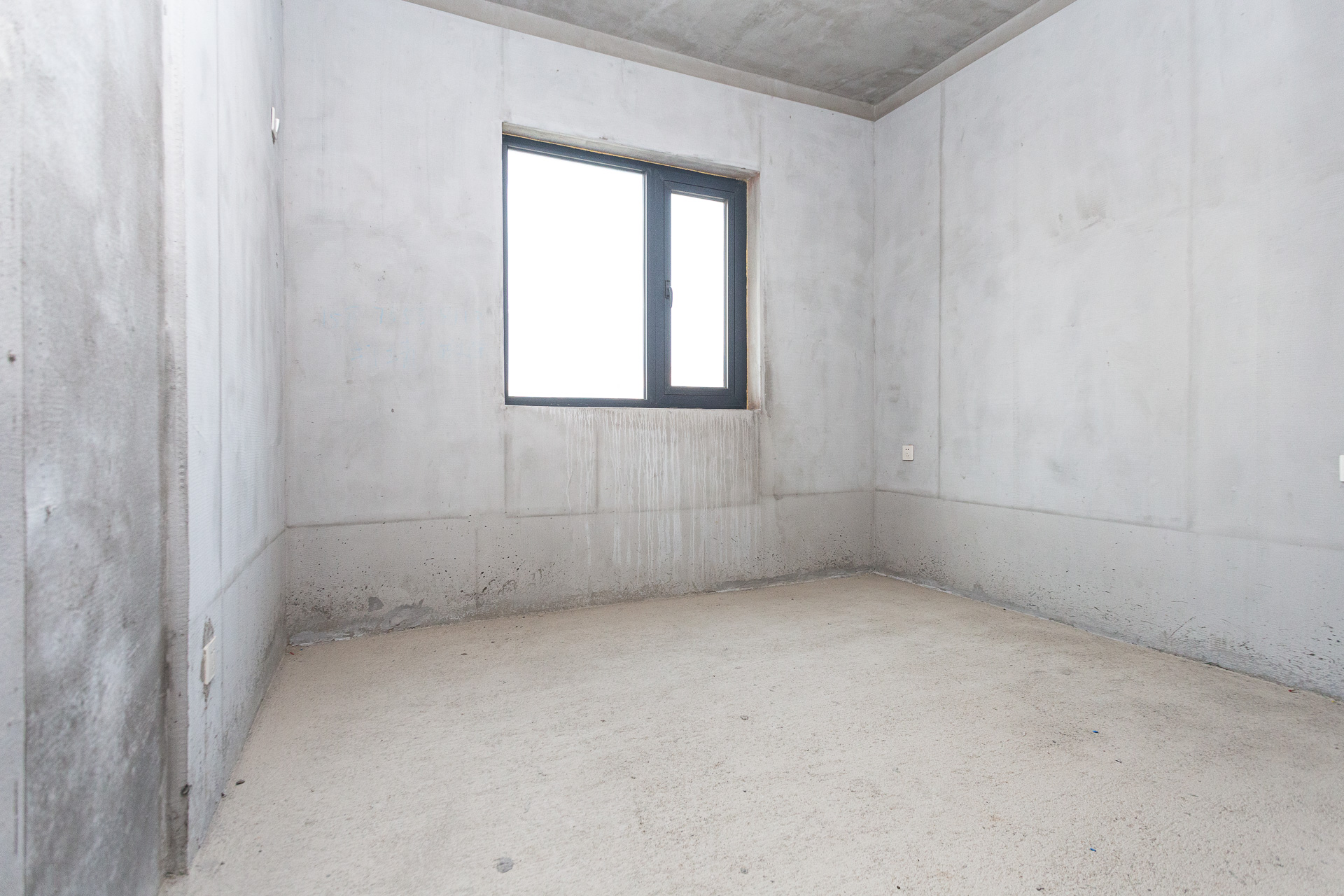 港湘铂玥(天园地芳国际珠宝城) 4室2厅2卫 69.6万 港湘铂玥(天园地芳国际珠宝城) 4室2厅2卫 69.6万卧室