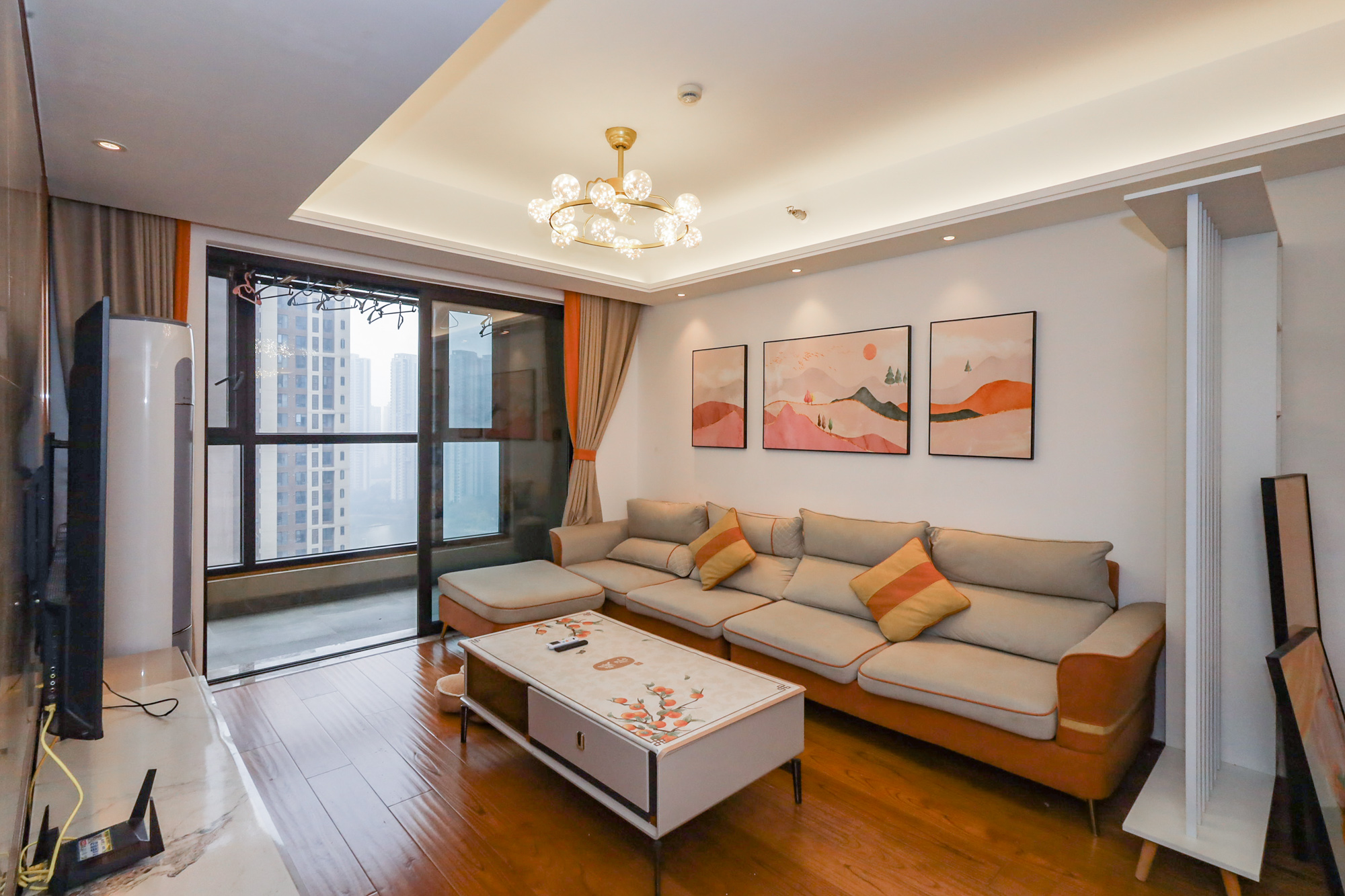 万科里金域滨江  3室2厅2卫    198.0万客厅