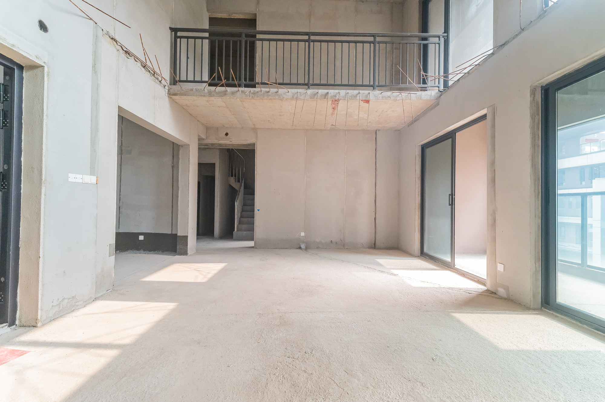 三一云谷  5室2厅3卫    242.0万 三一云谷  5室2厅3卫    242.0万客厅