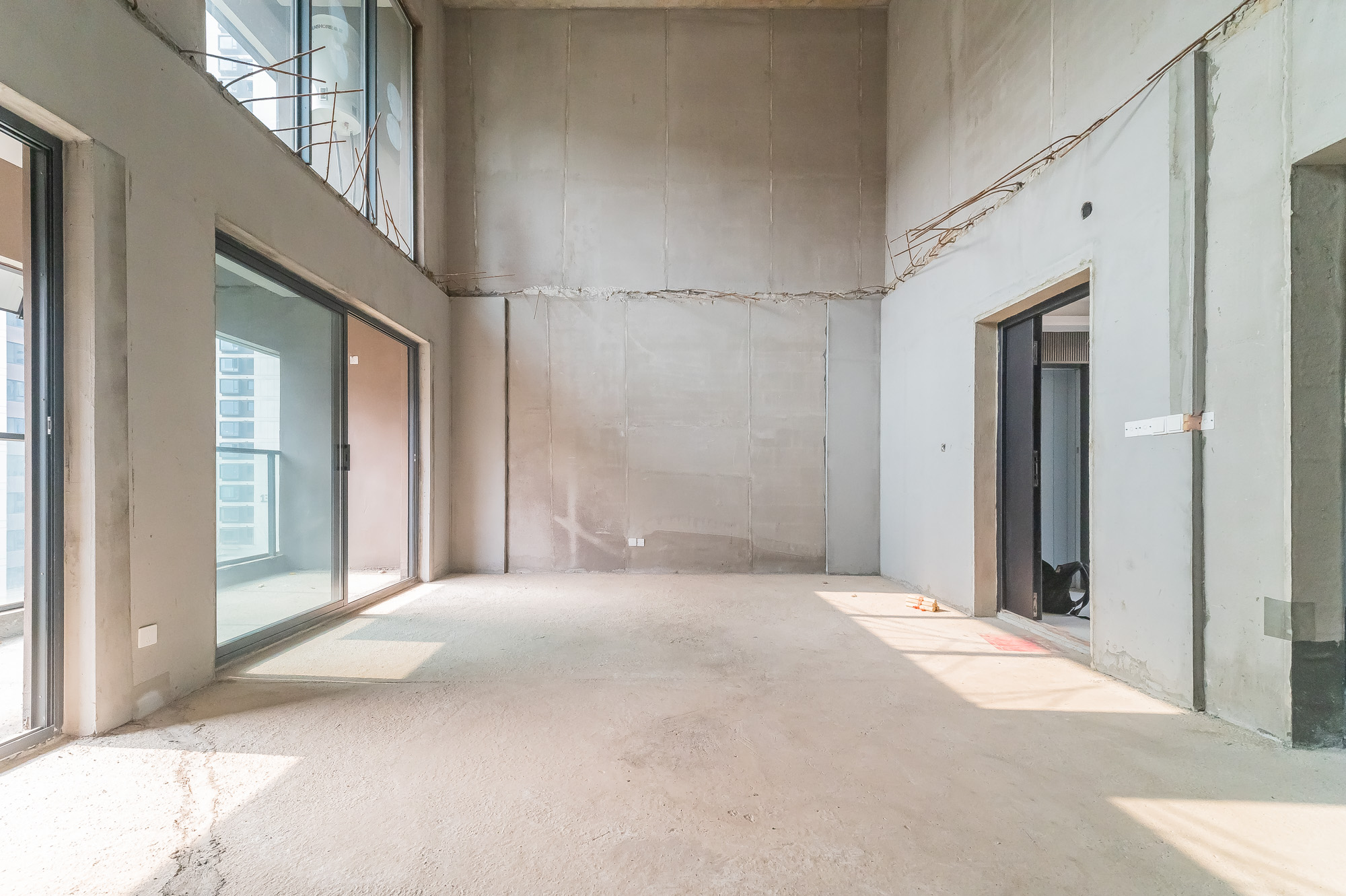 三一云谷  5室2厅3卫    242.0万 三一云谷  5室2厅3卫    242.0万客厅