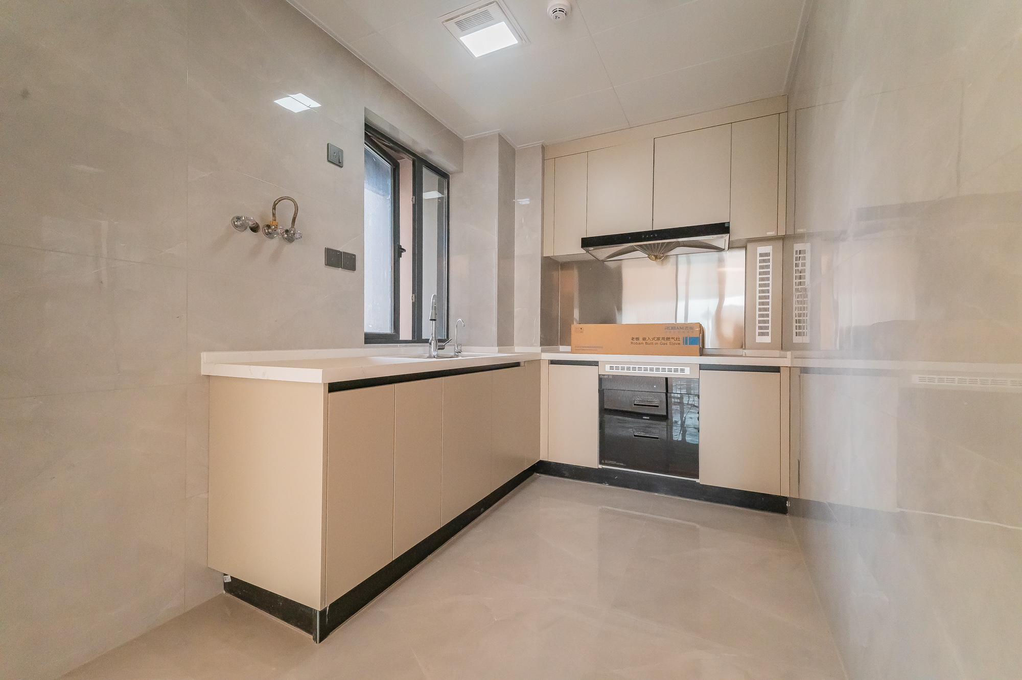 三一云谷 4室2厅2卫 159.8万 三一云谷 4室2厅2卫 159.8万厨房