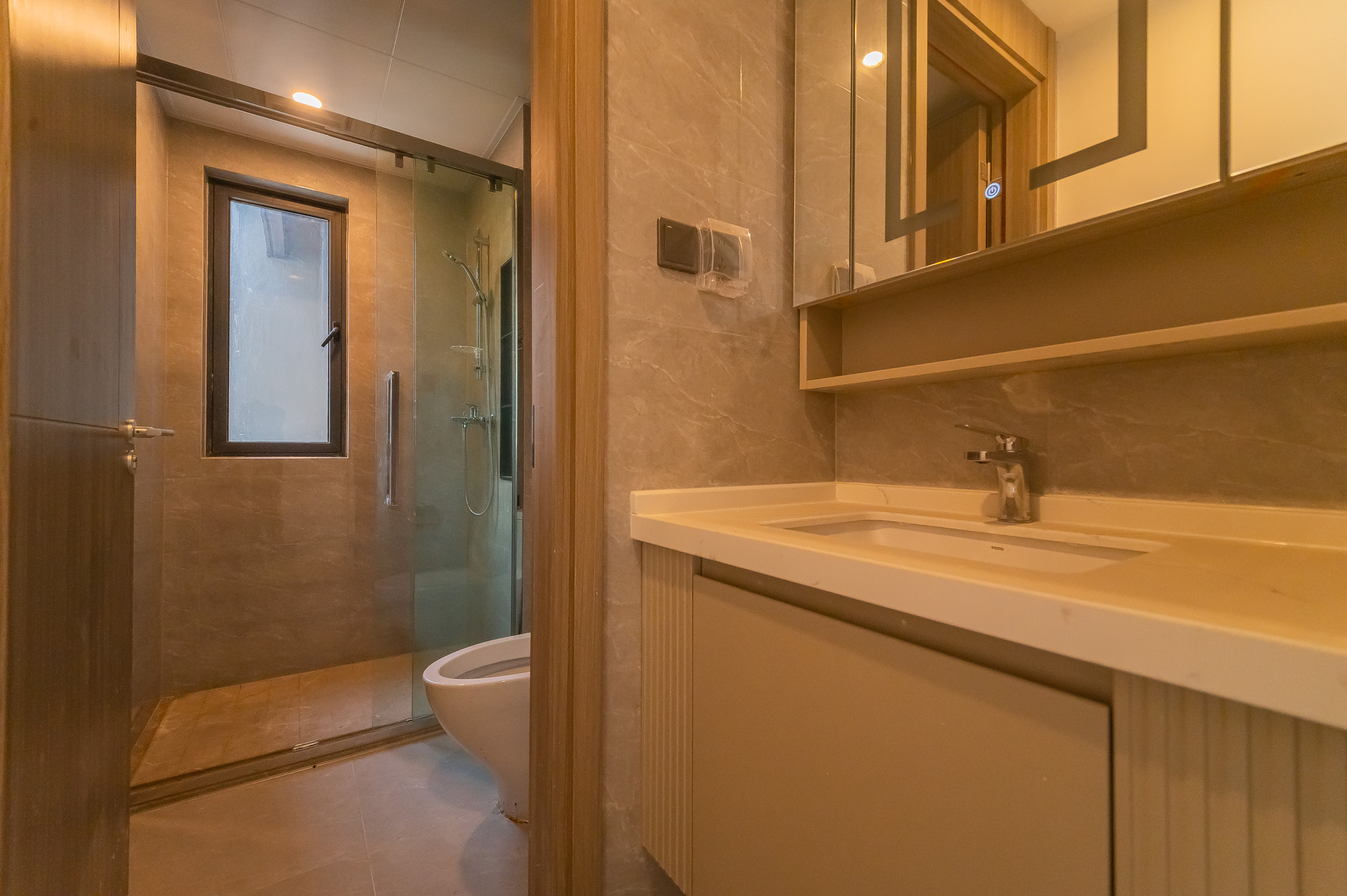 三一云谷 4室2厅2卫 159.8万 三一云谷 4室2厅2卫 159.8万卫生间