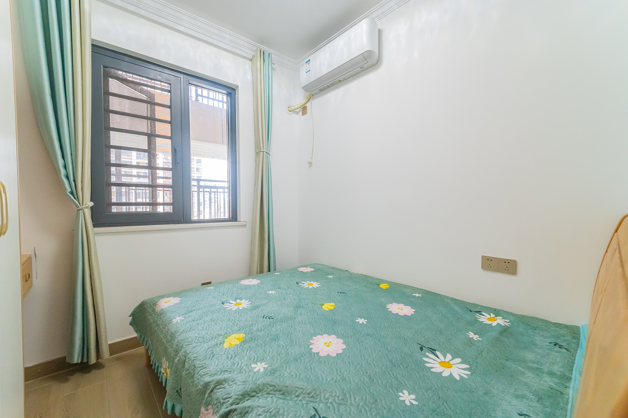 旭辉美的东樾城 3室2厅1卫 118.0万 旭辉美的东樾城 3室2厅1卫 118.0万卧室