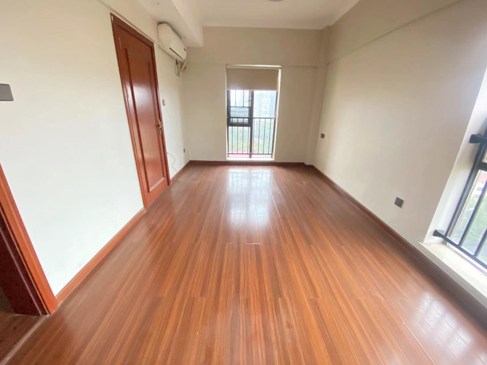 山语云栖  2室2厅1卫    2300.0元/月 山语云栖  2室2厅1卫    2300.0元/月室内图1