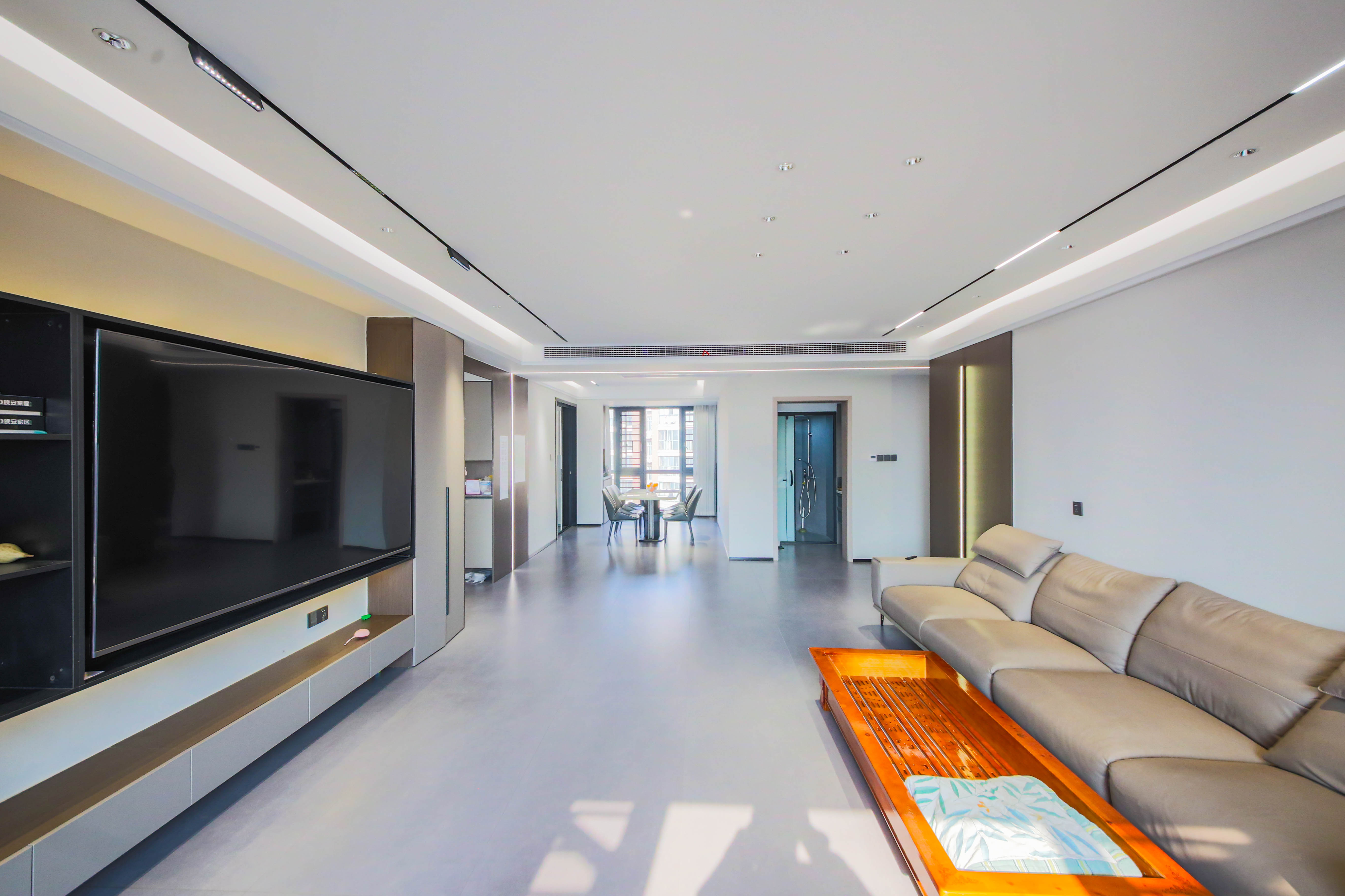 天城尚品 5室2厅1卫 246.0万 天城尚品 5室2厅1卫 246.0万客厅