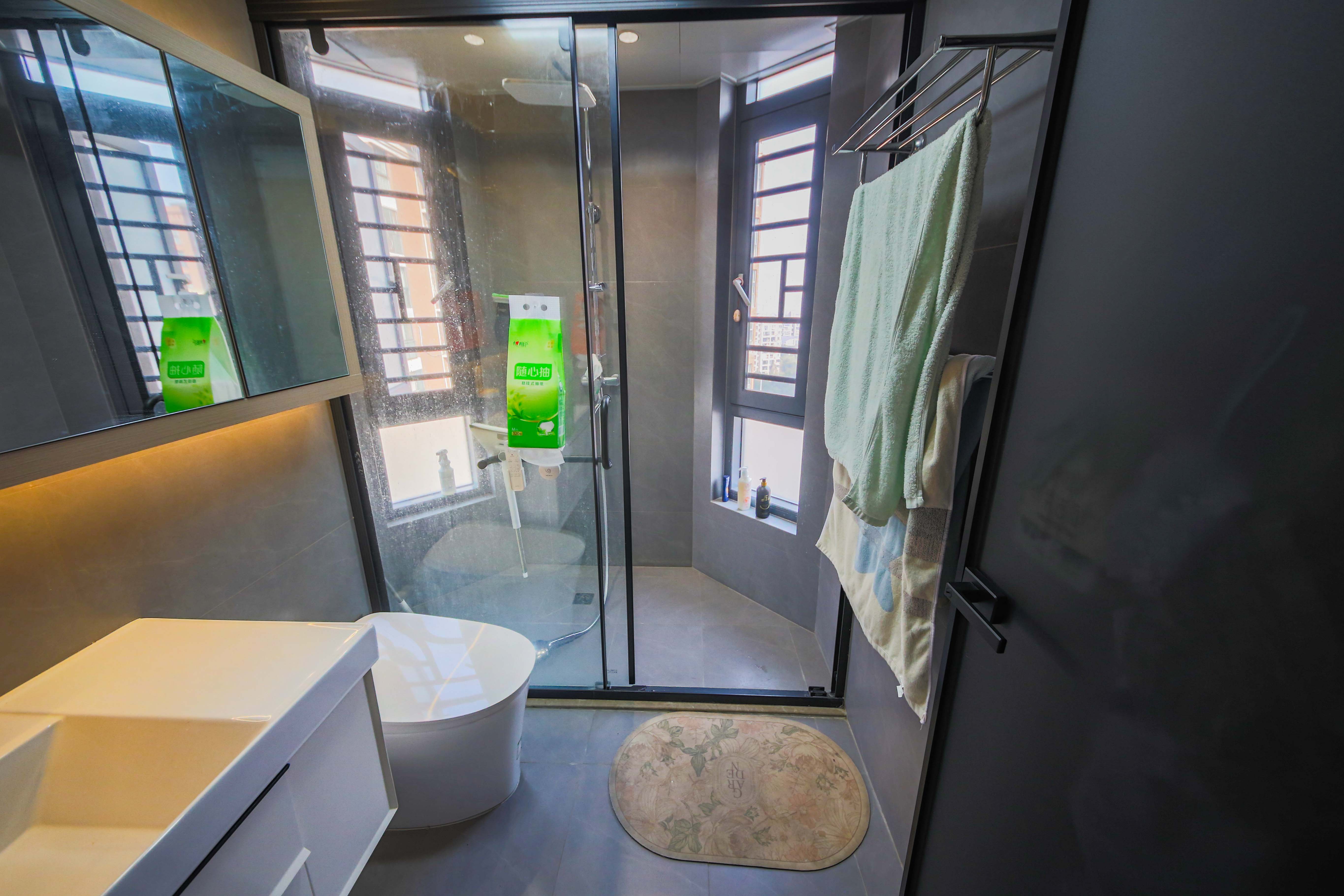 天城尚品 5室2厅1卫 246.0万 天城尚品 5室2厅1卫 246.0万卫生间