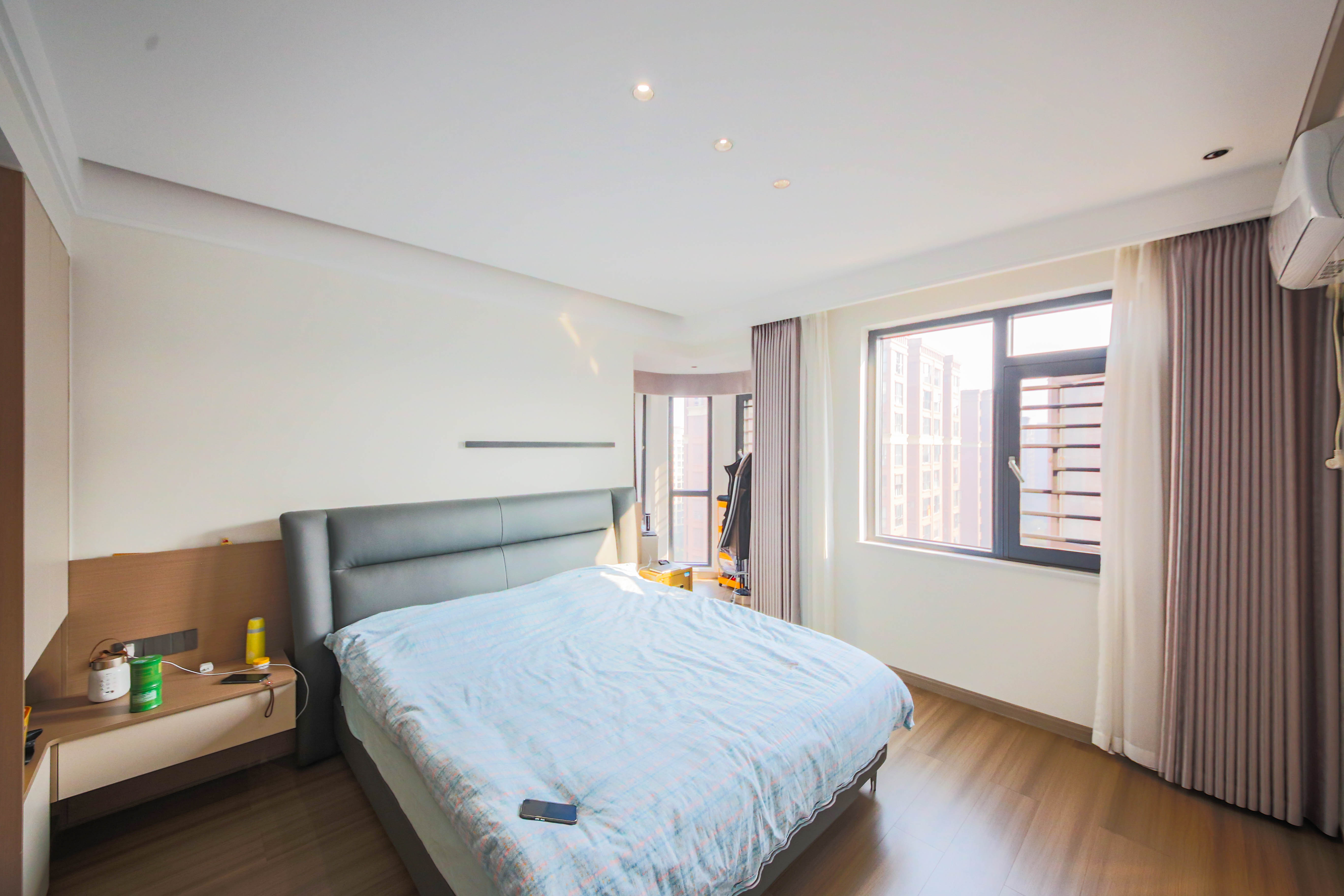 天城尚品 5室2厅1卫 246.0万 天城尚品 5室2厅1卫 246.0万卧室