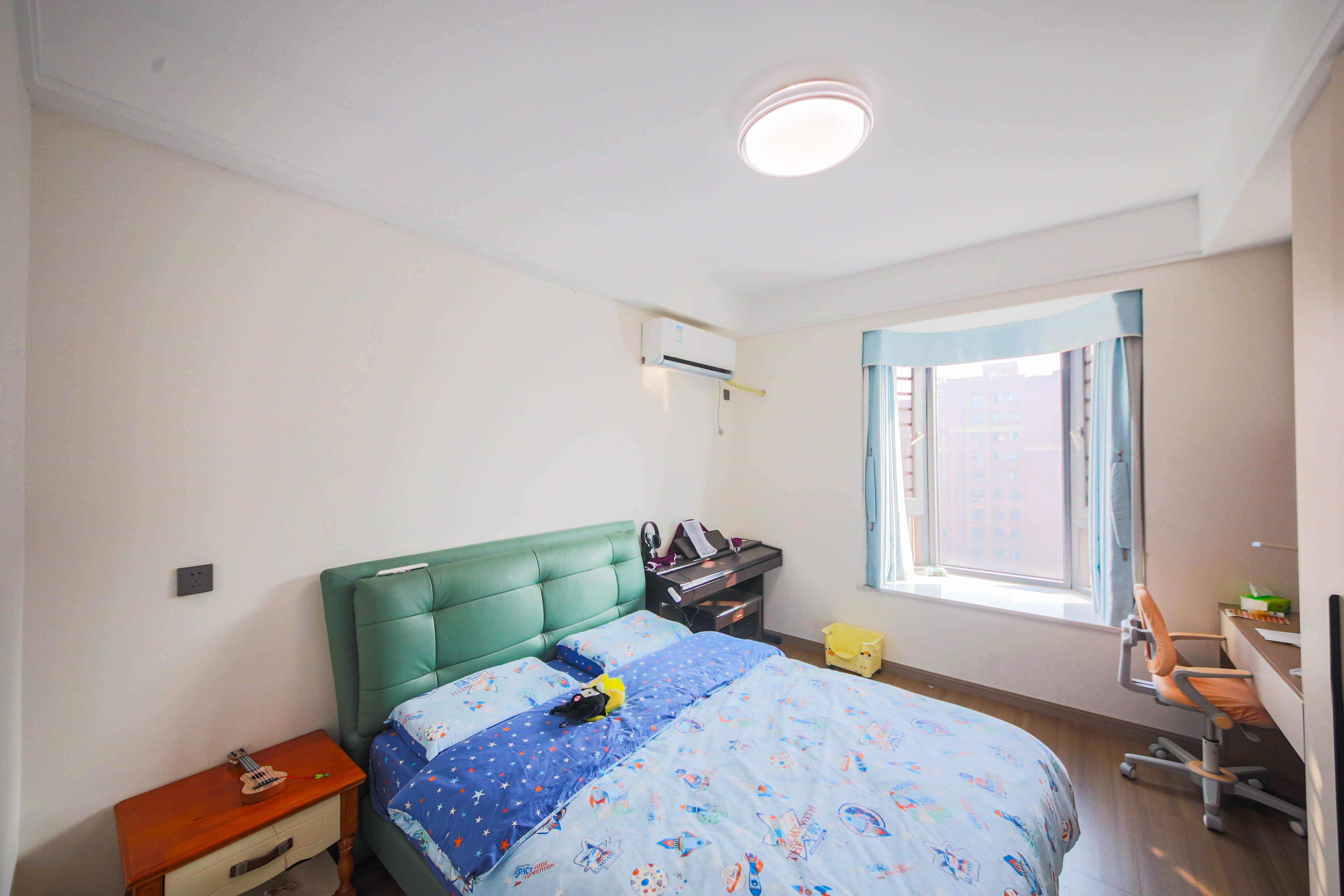 天城尚品 5室2厅1卫 246.0万 天城尚品 5室2厅1卫 246.0万卧室