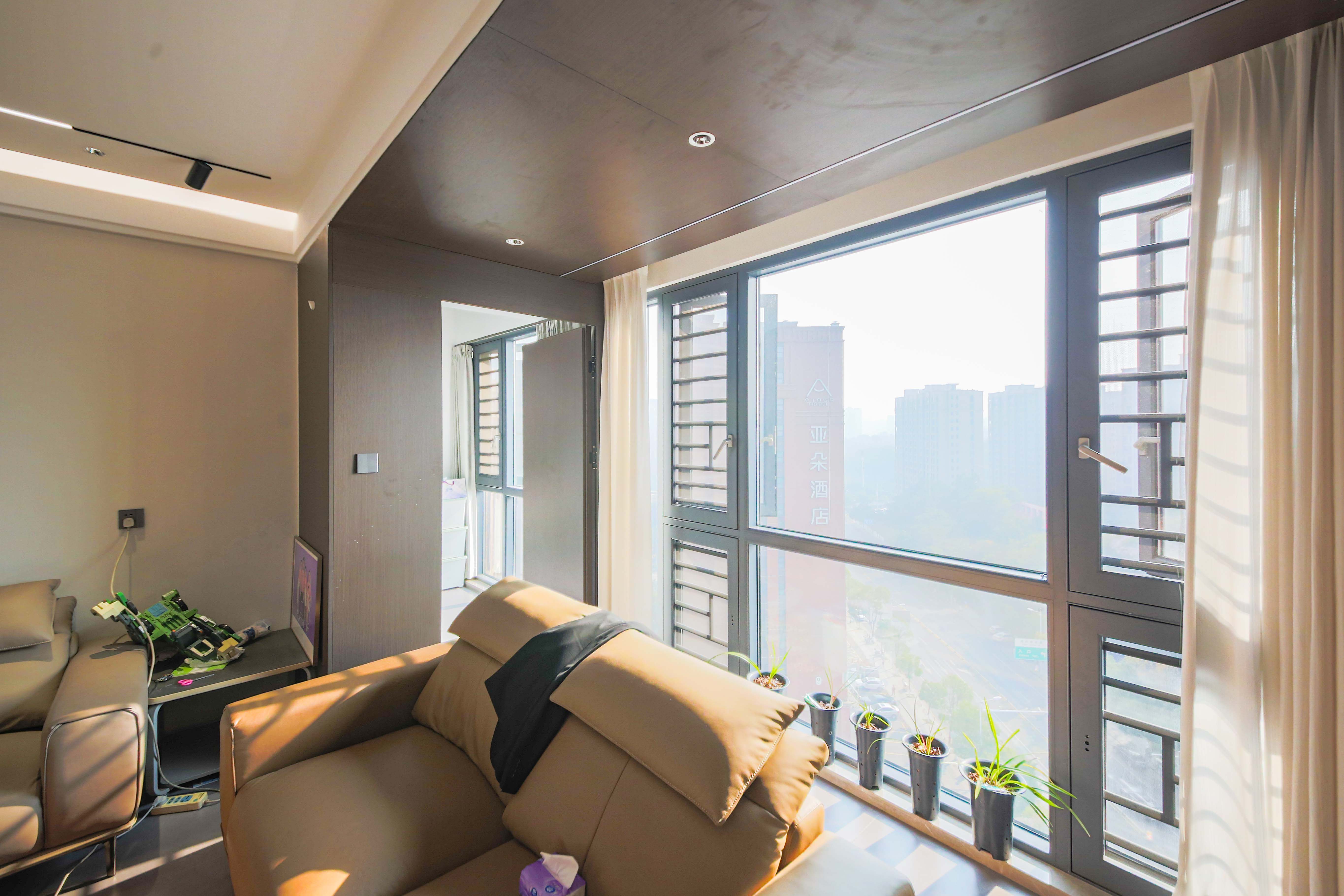 天城尚品 5室2厅1卫 246.0万 天城尚品 5室2厅1卫 246.0万阳台