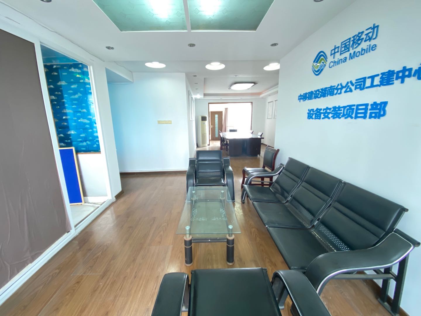 蔚蓝天空 4室2厅2卫 4000.0元/月 蔚蓝天空 4室2厅2卫 4000.0元/月室内图