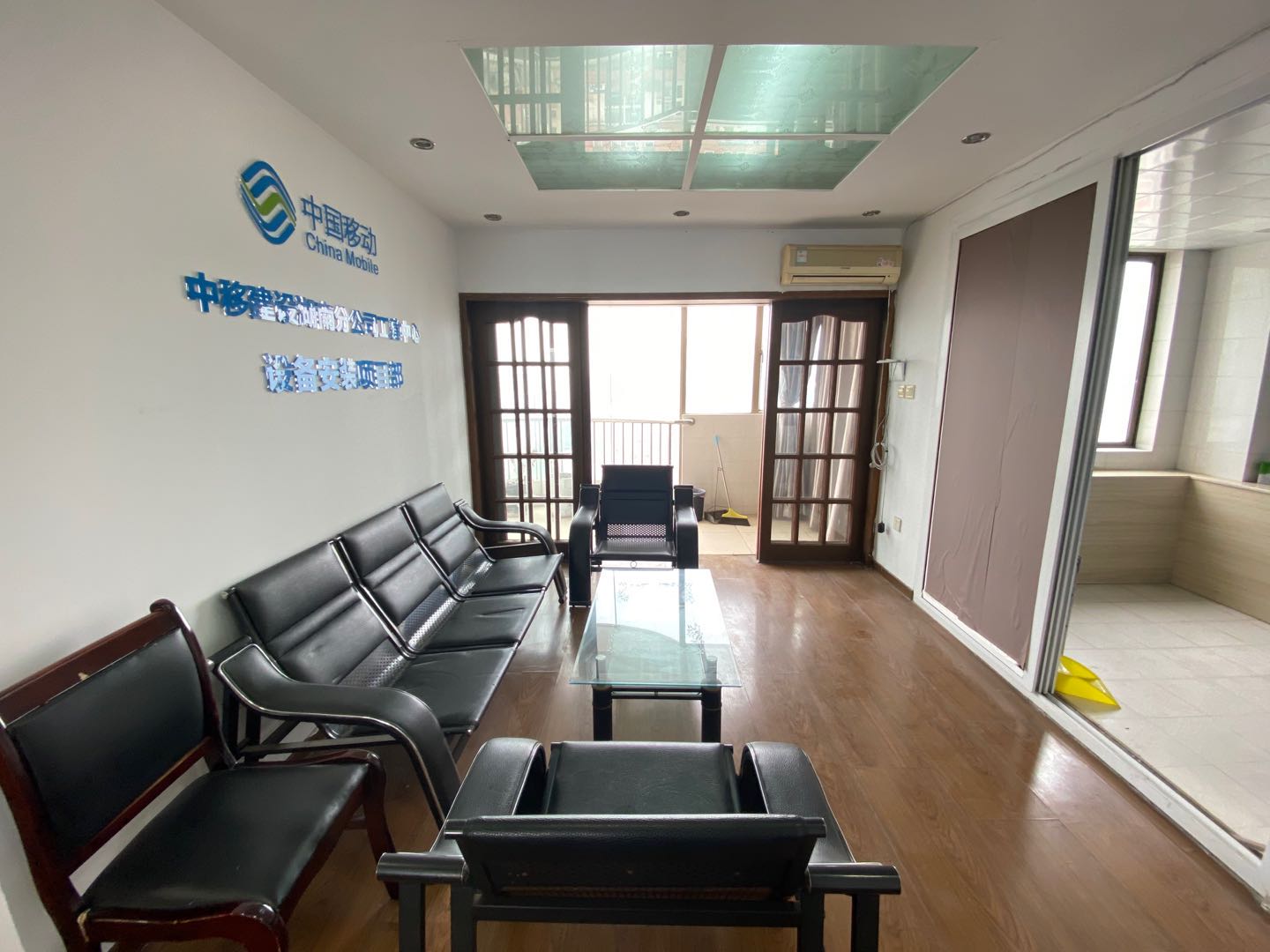 蔚蓝天空 4室2厅2卫 4000.0元/月 蔚蓝天空 4室2厅2卫 4000.0元/月室内图