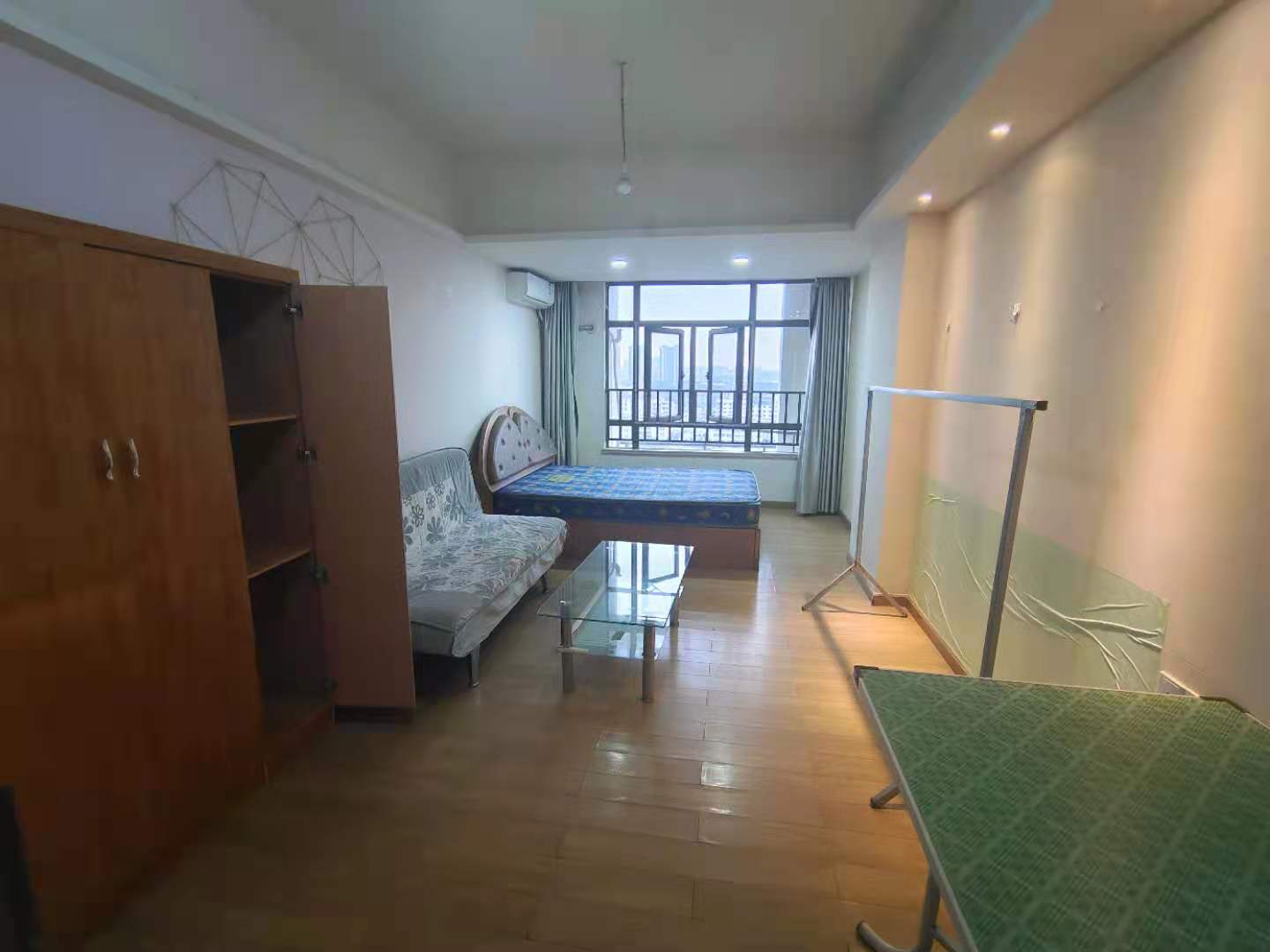 米兰春天 1室1厅1卫 1200.0元/月 米兰春天 1室1厅1卫 1200.0元/月室内图