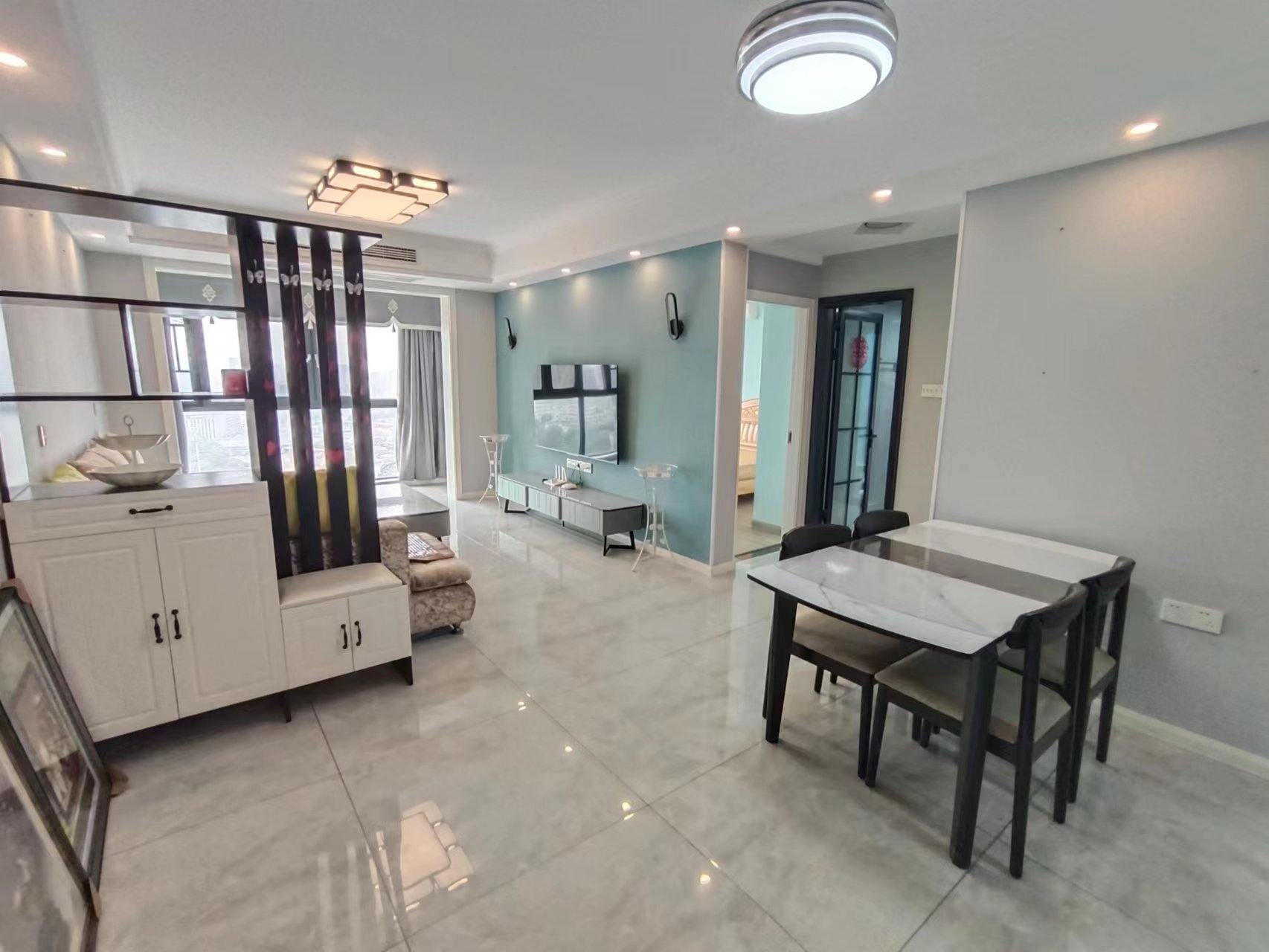 和悦城(蟠龙景苑)  3室2厅1卫    2500.0元/月