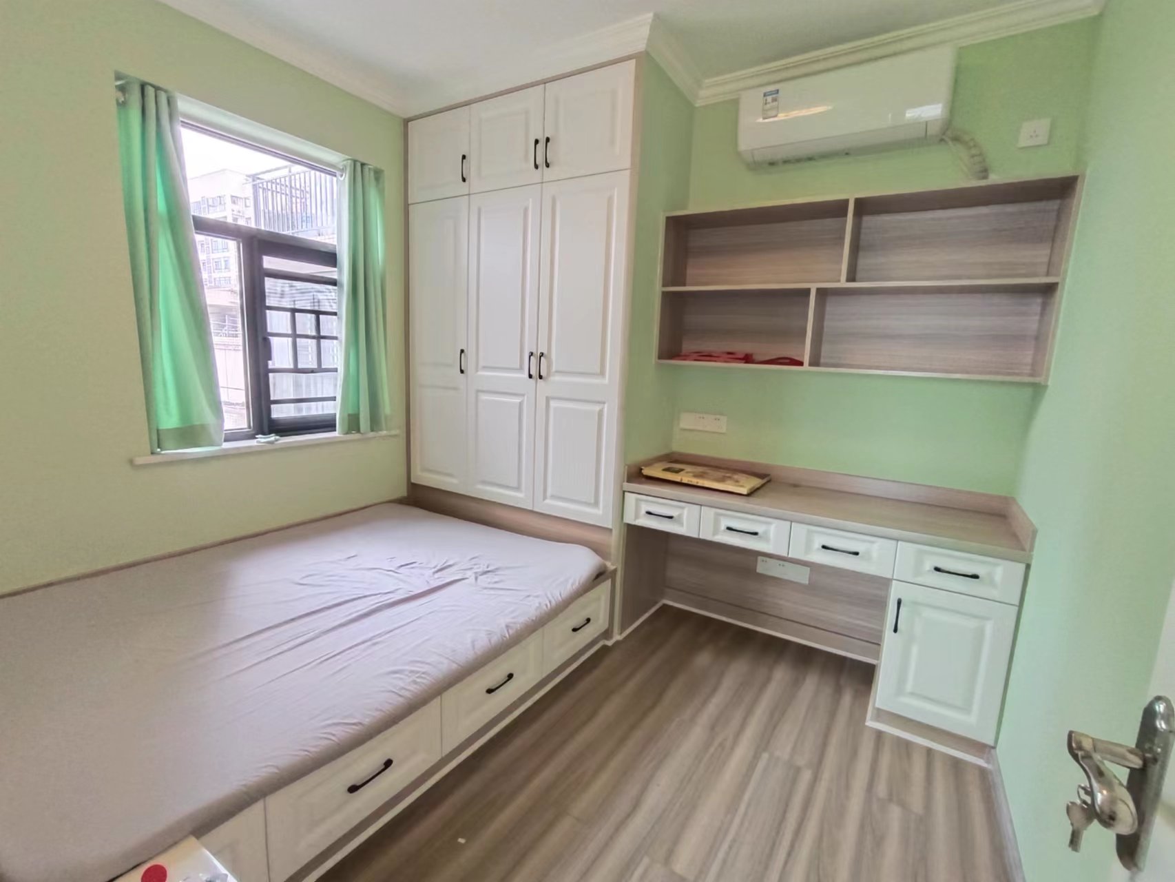 和悦城(蟠龙景苑) 3室2厅1卫 2500.0元/月 和悦城(蟠龙景苑) 3室2厅1卫 2500.0元/月室内图