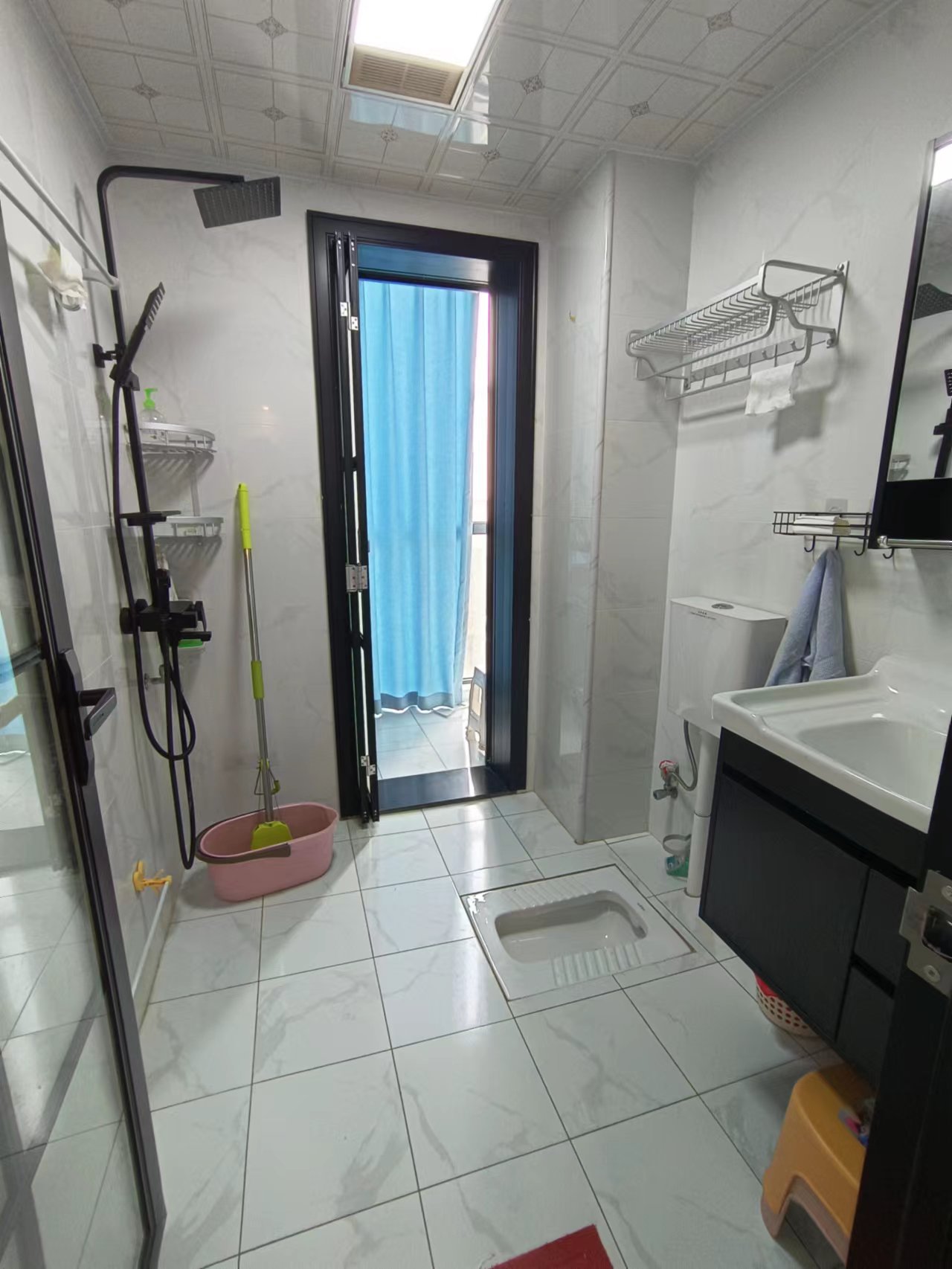 和悦城(蟠龙景苑) 3室2厅1卫 2500.0元/月 和悦城(蟠龙景苑) 3室2厅1卫 2500.0元/月室内图