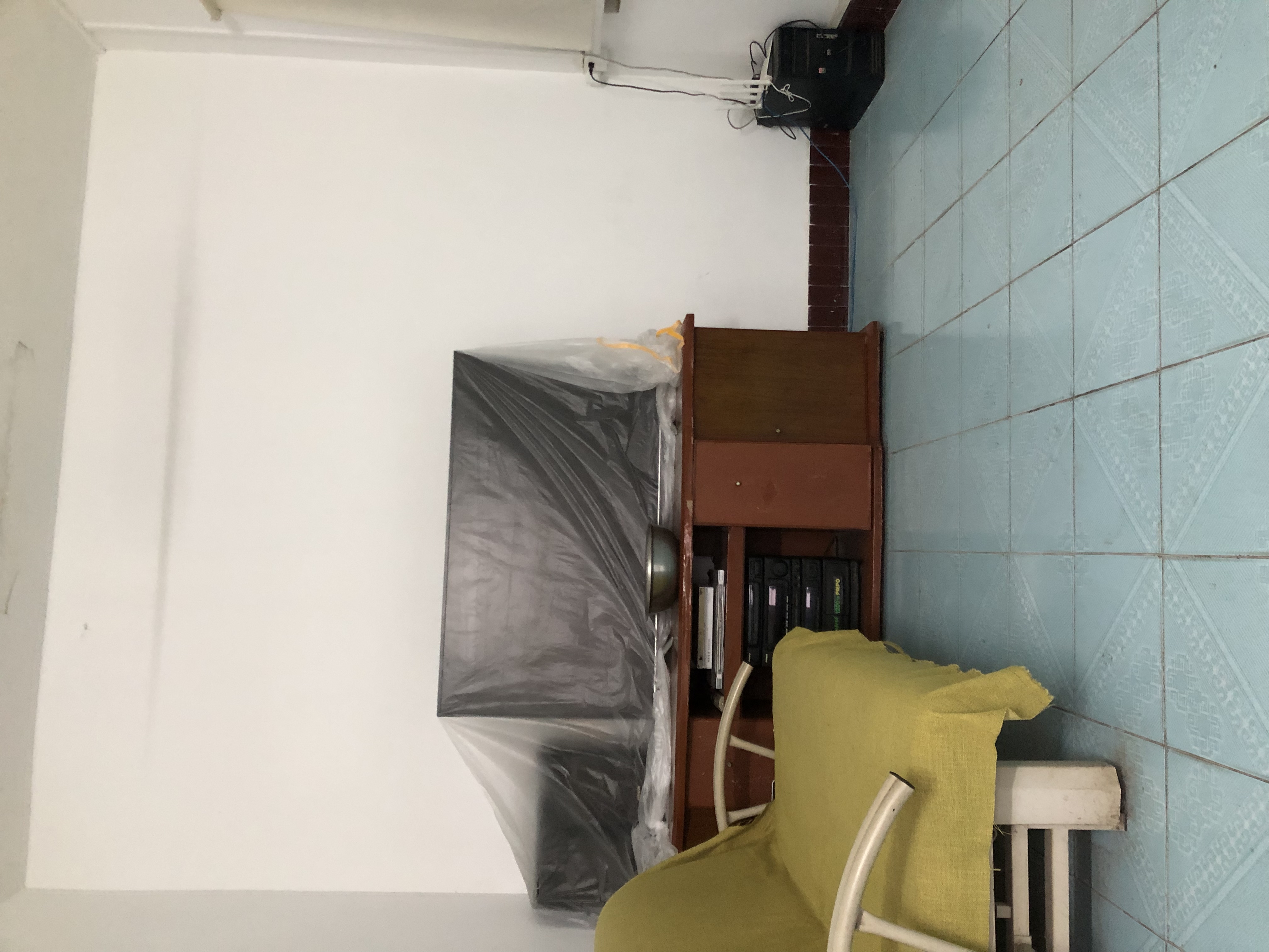 南华大学南校北门家属区 1室1厅1卫 700.0元/月 南华大学南校北门家属区 1室1厅1卫 700.0元/月室内图