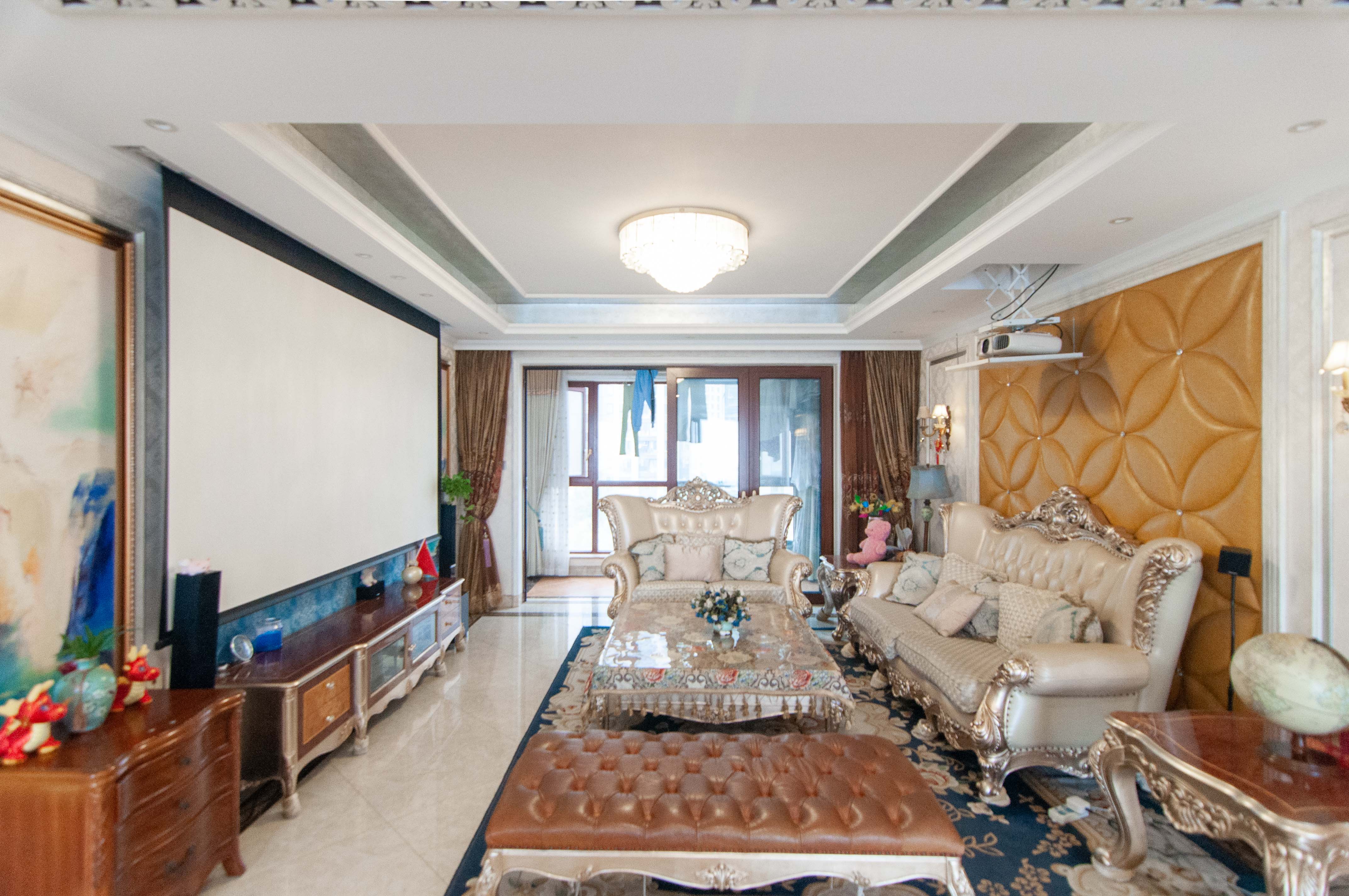 金茂梅溪湖  4室2厅2卫    350.0万 金茂梅溪湖  4室2厅2卫    350.0万客厅