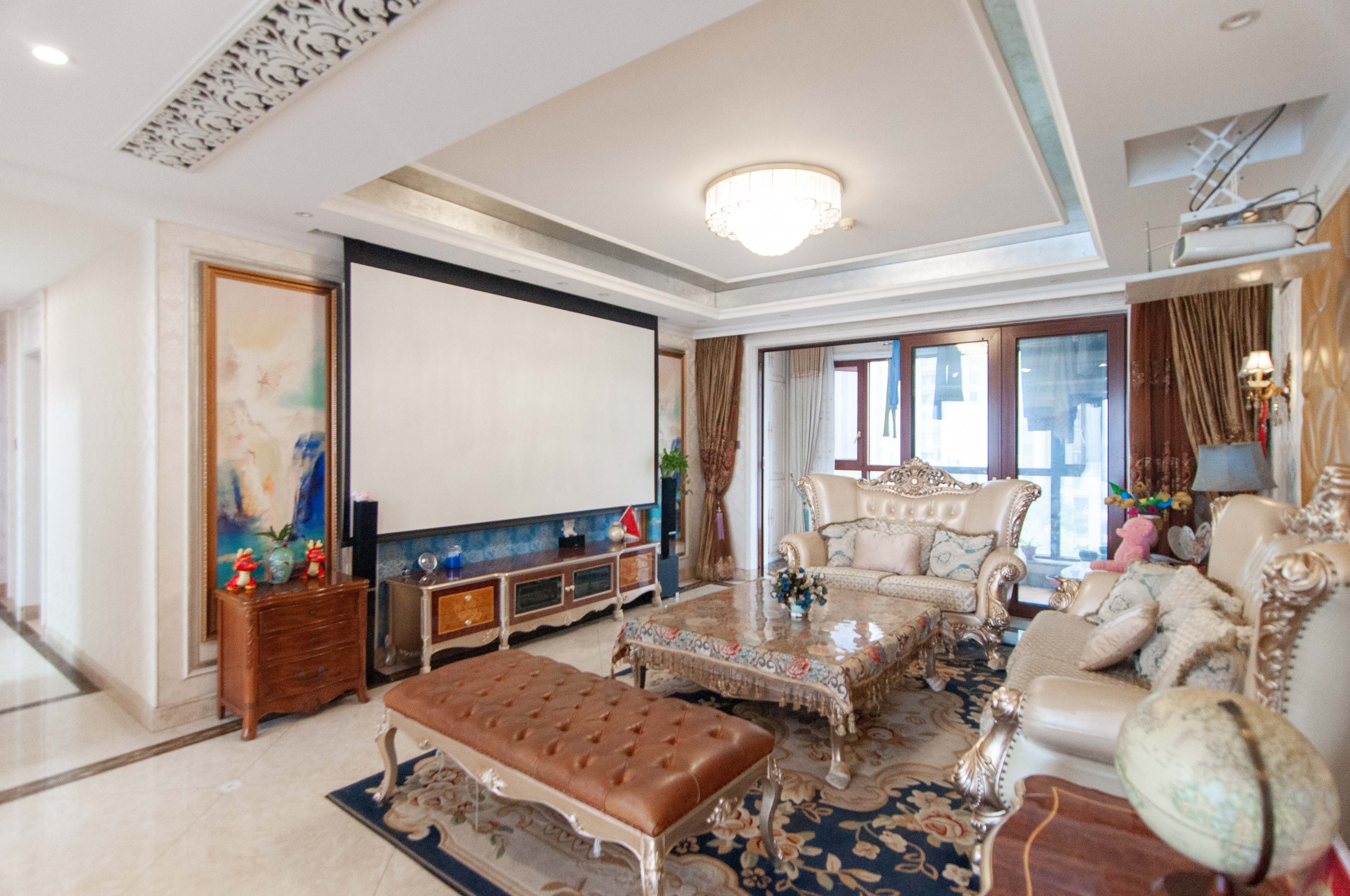 金茂梅溪湖  4室2厅2卫    350.0万 金茂梅溪湖  4室2厅2卫    350.0万客厅