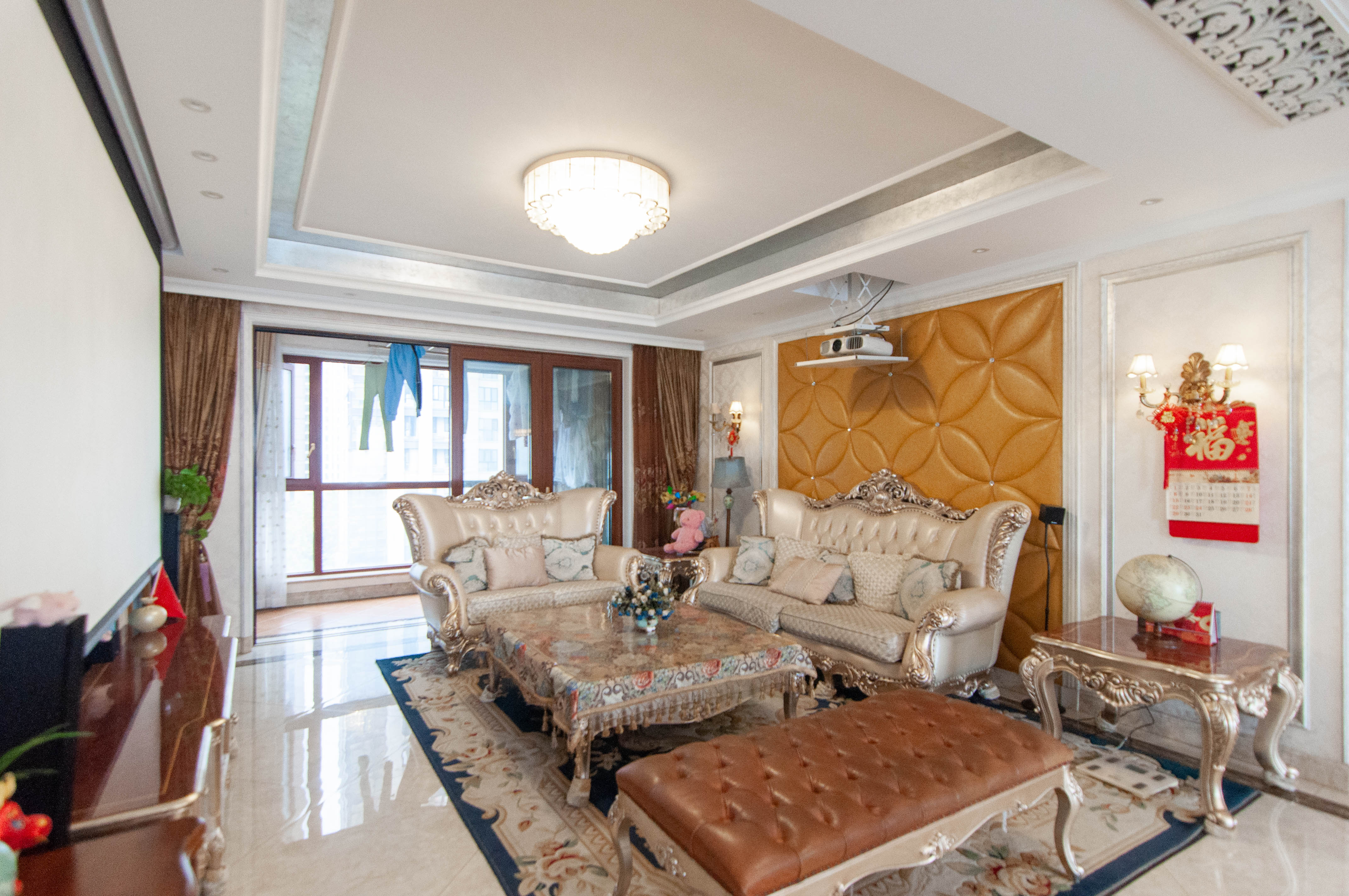 金茂梅溪湖  4室2厅2卫    350.0万 金茂梅溪湖  4室2厅2卫    350.0万客厅