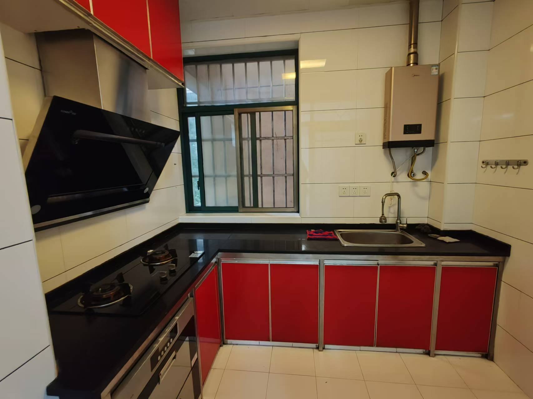 桃花里  3室2厅2卫    1800.0元/月 桃花里  3室2厅2卫    1800.0元/月室内图