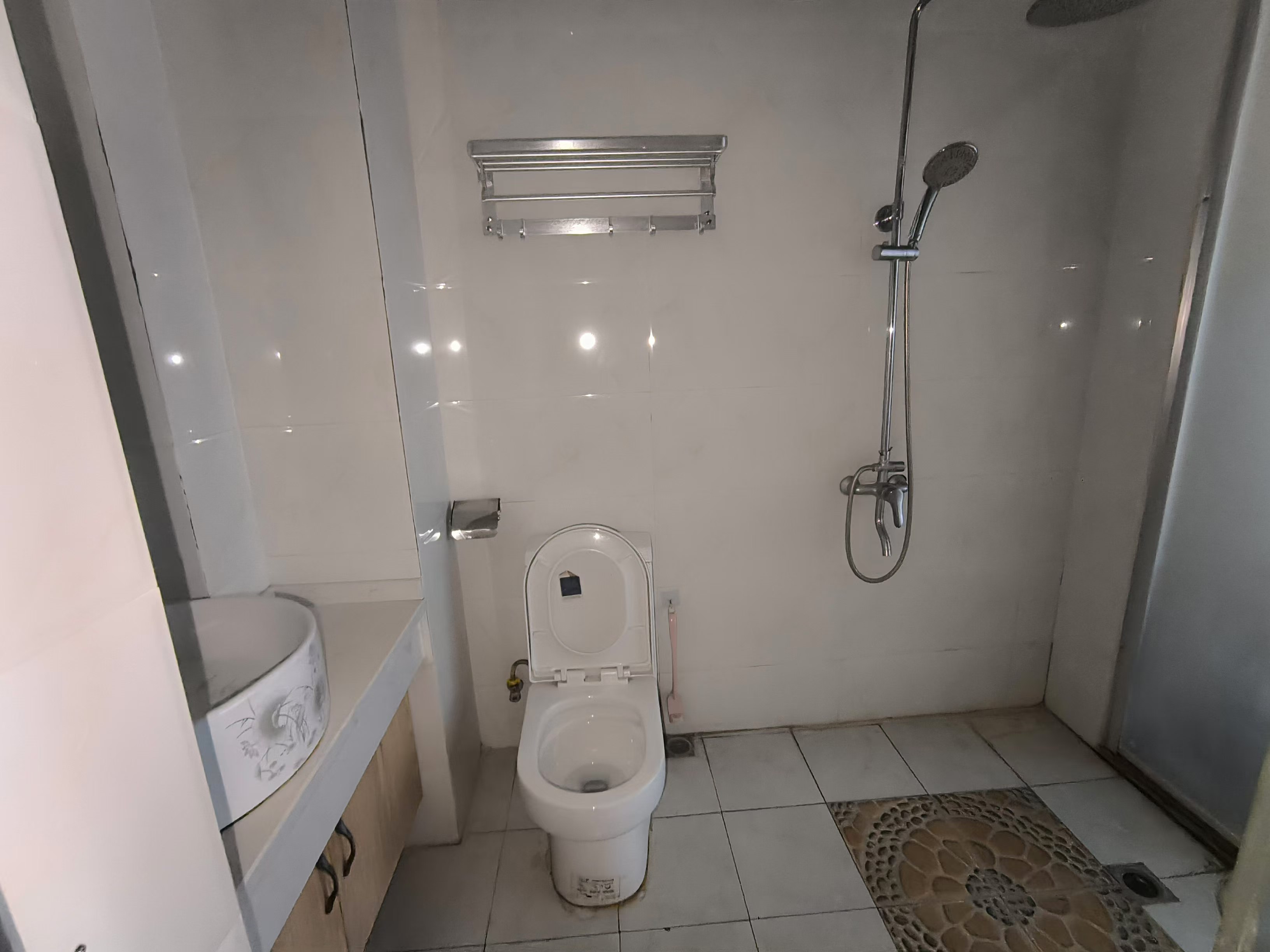 绿地中央广场 1室1厅1卫 1300.0元/月 绿地中央广场 1室1厅1卫 1300.0元/月室内图