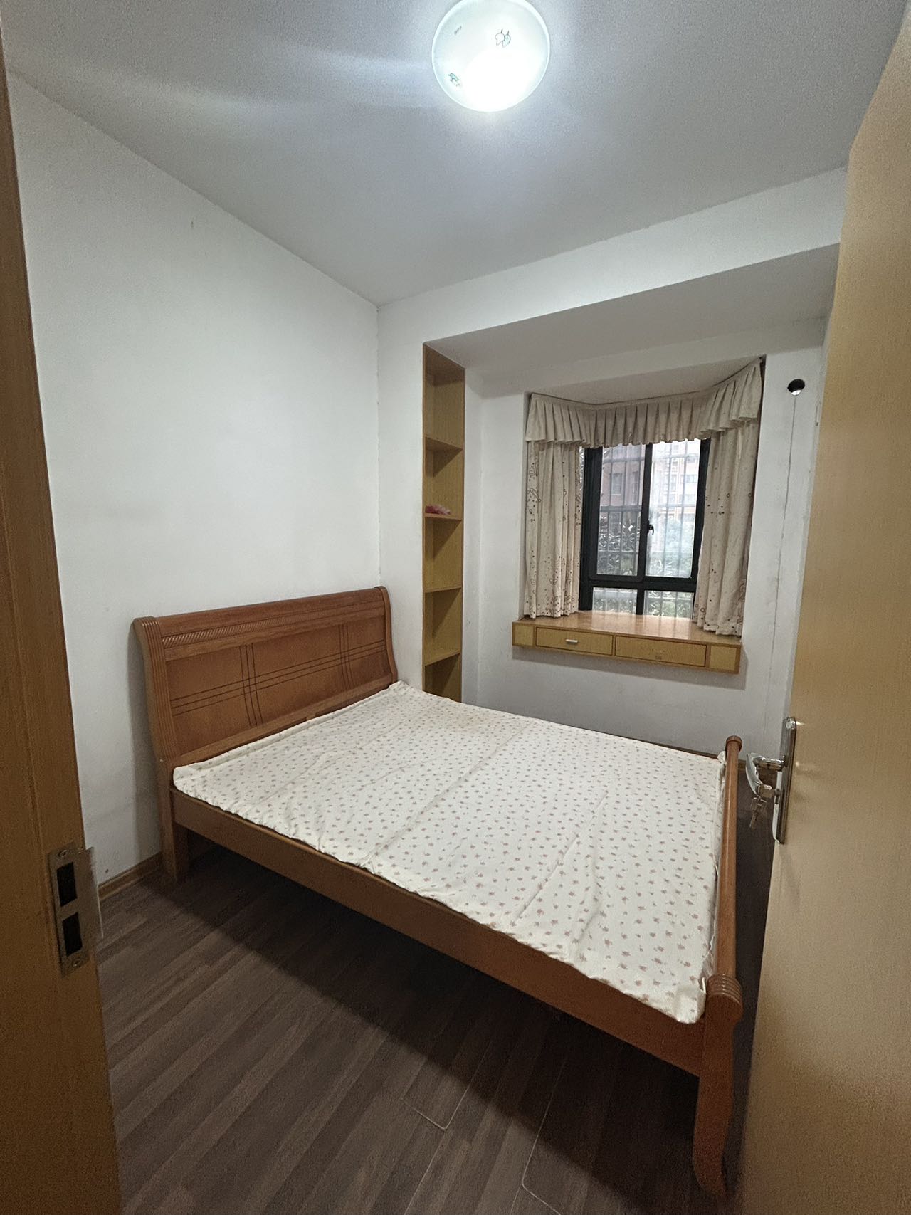 天城尚品  3室2厅1卫   2200.00元/月室内图