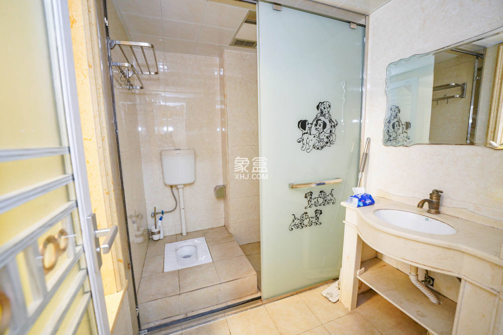 怡海星城  1室1厅1卫    1300.0元/月室内图