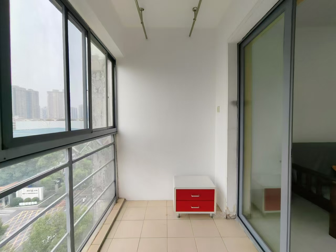 银港水晶城  2室2厅1卫   2400.00元/月室内图