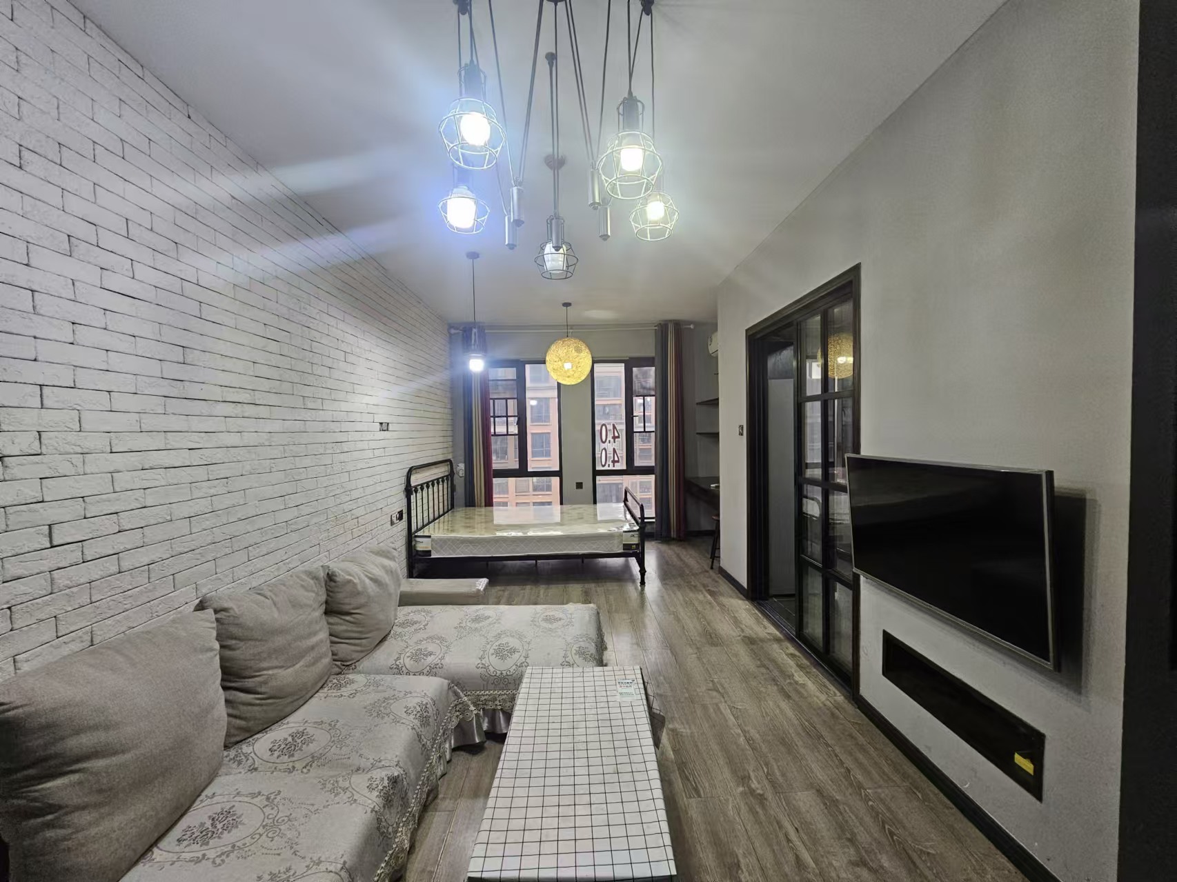 鑫远和城(一、二期) 1室1厅1卫 1300.0元/月 鑫远和城(一、二期) 1室1厅1卫 1300.0元/月室内图