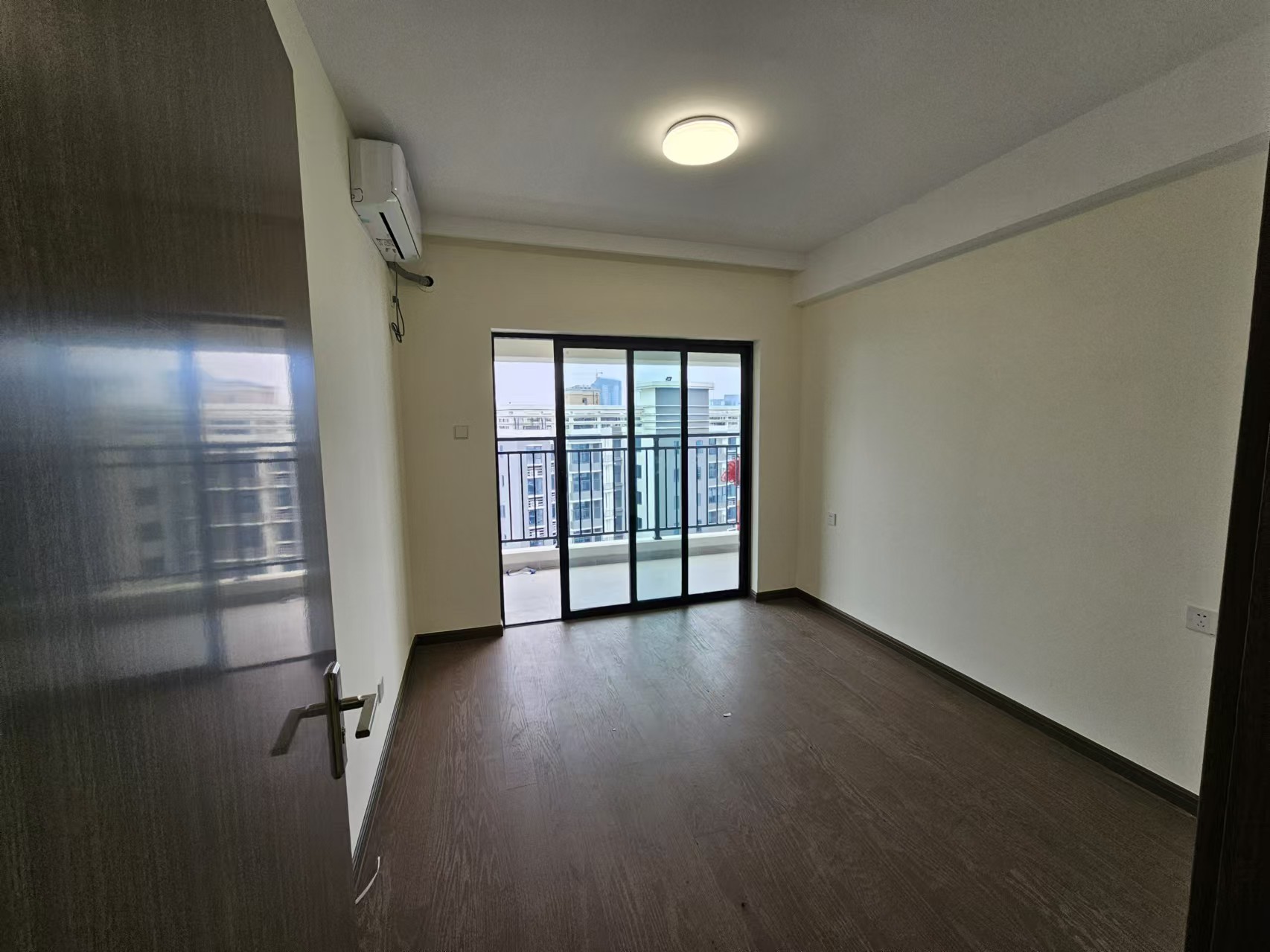 滨江府1913  4室2厅2卫    5500.0元/月室内图