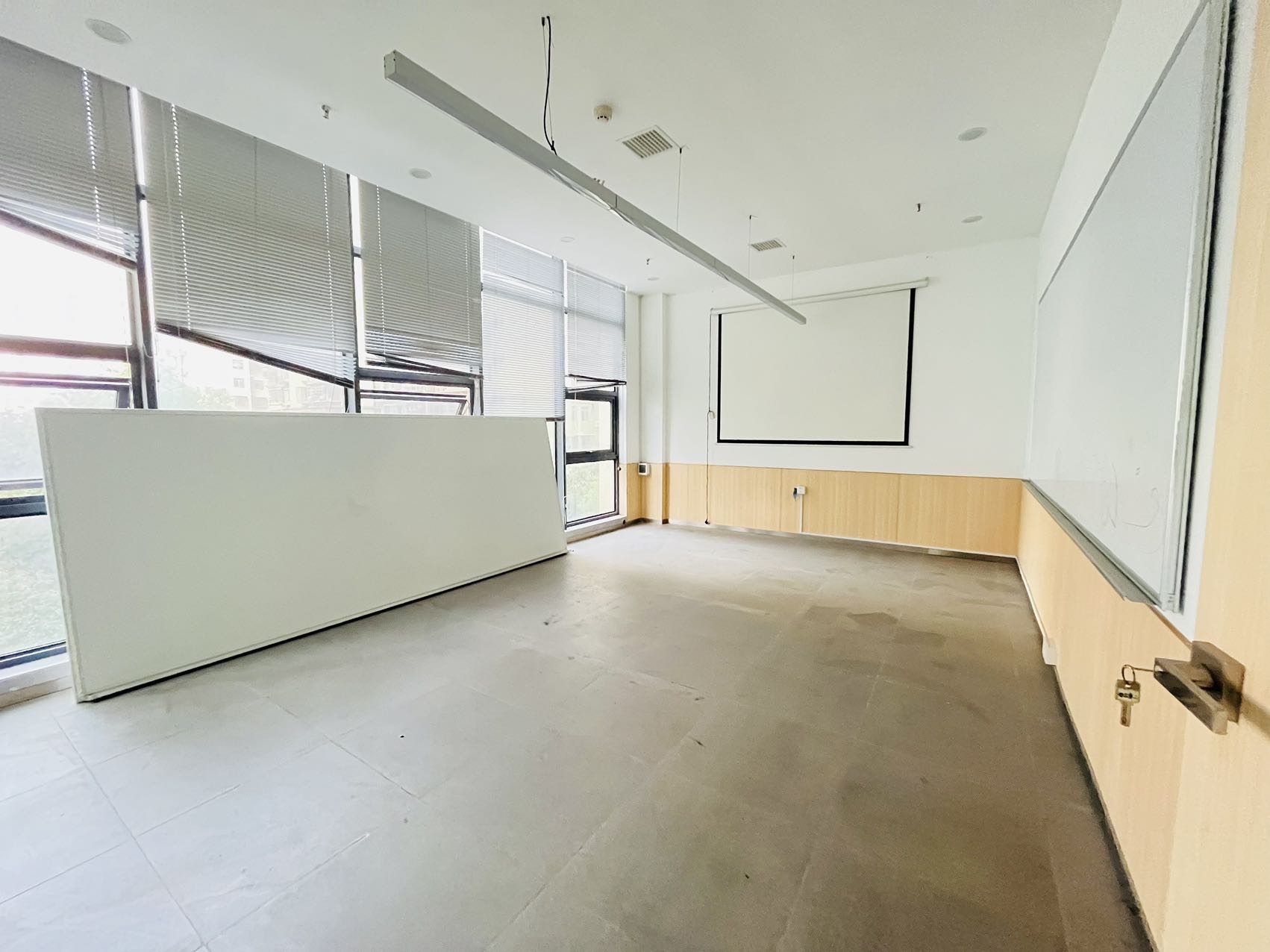 启迪协信中心   247.96㎡      11158.0元/月室内图