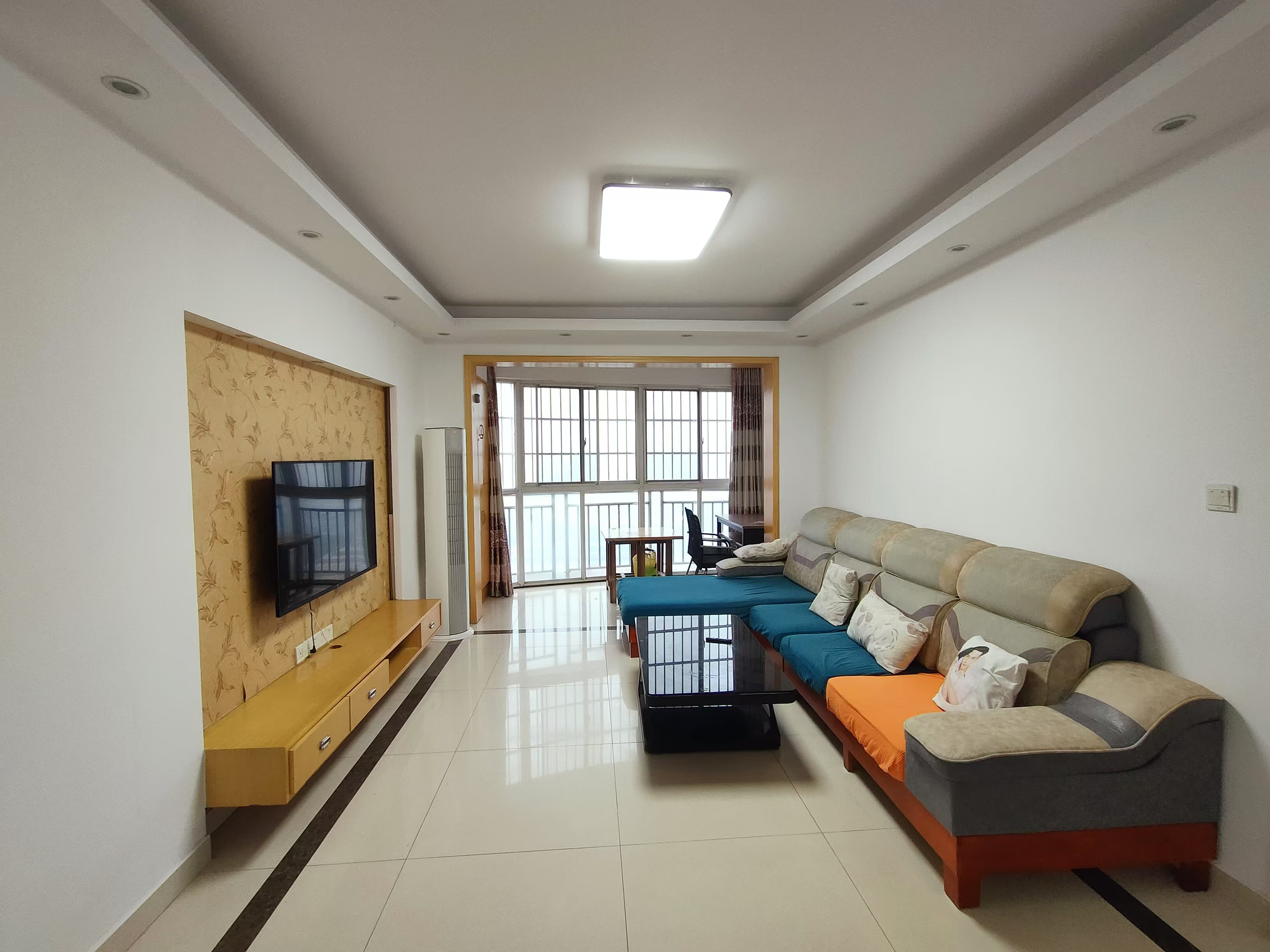 东门尚苑 3室2厅2卫 1800.0元/月 东门尚苑 3室2厅2卫 1800.0元/月室内图