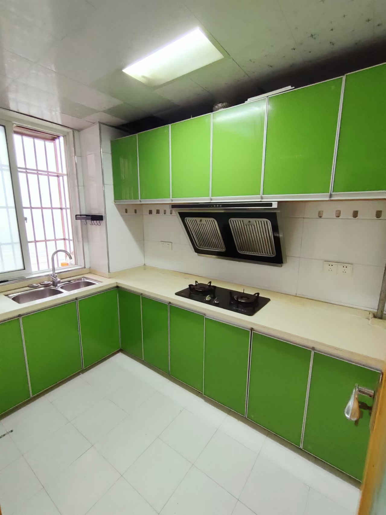 东门尚苑  3室2厅2卫    1800.0元/月室内图