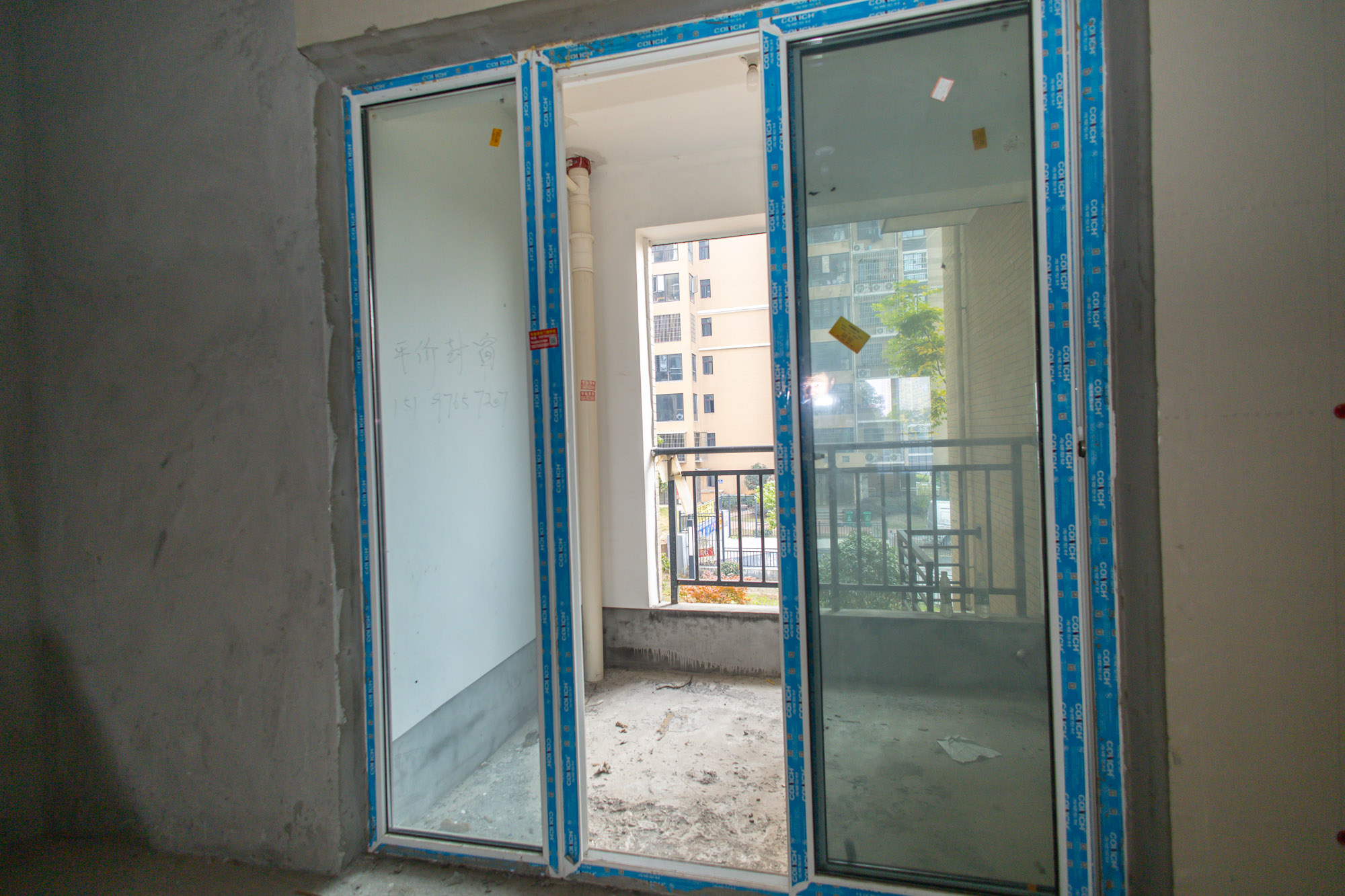 楚天世纪城西苑  1室2厅2卫    99.0万 楚天世纪城西苑  1室2厅2卫    99.0万阳台