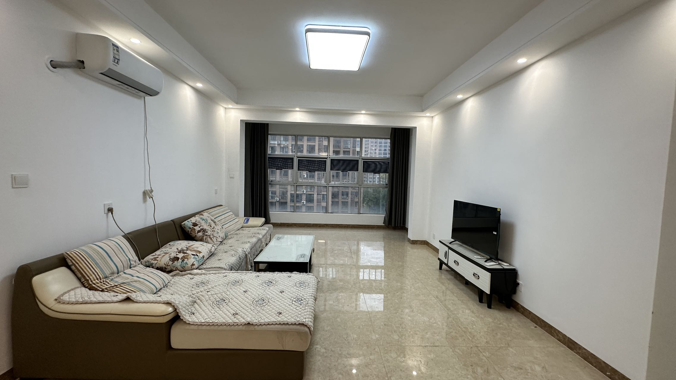 红盾雅园  4室2厅1卫    60.8万 红盾雅园  4室2厅1卫    60.8万