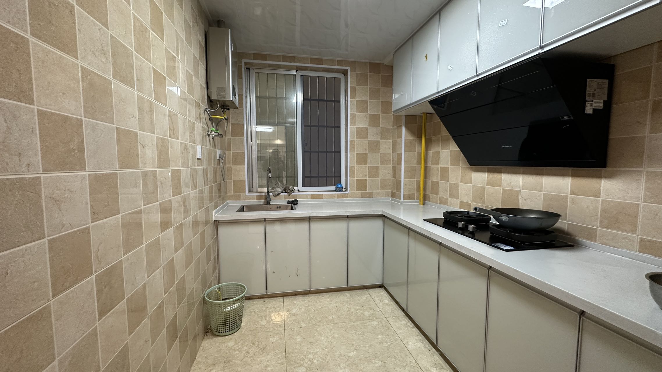 红盾雅园  4室2厅1卫    60.8万 红盾雅园  4室2厅1卫    60.8万室内图