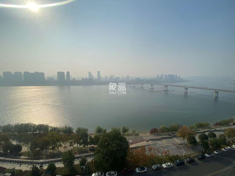 时尚新天地（平和堂）  3室2厅2卫   85.80万