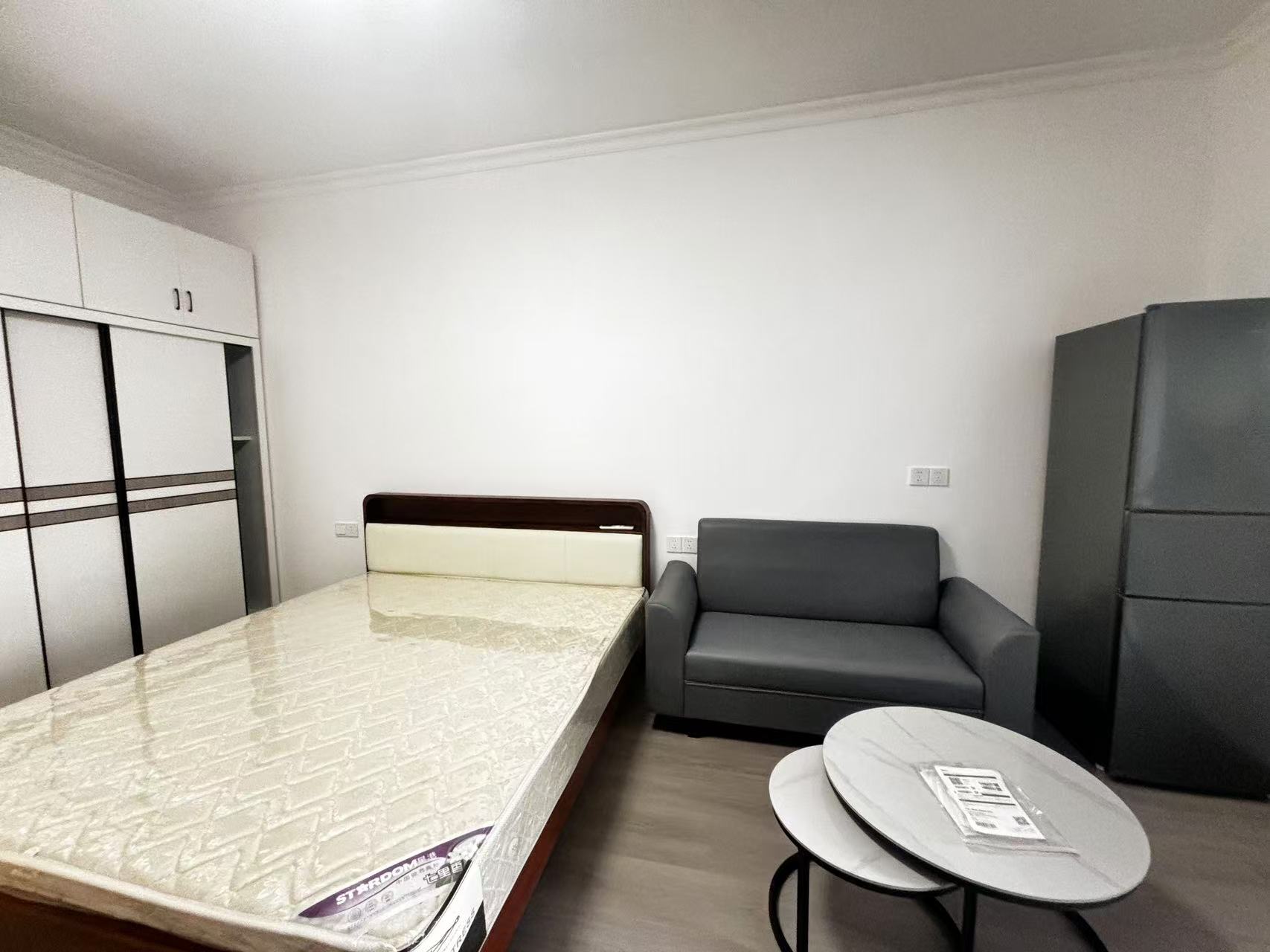 奥园广场 1室1厅1卫 1600.0元/月 奥园广场 1室1厅1卫 1600.0元/月室内图