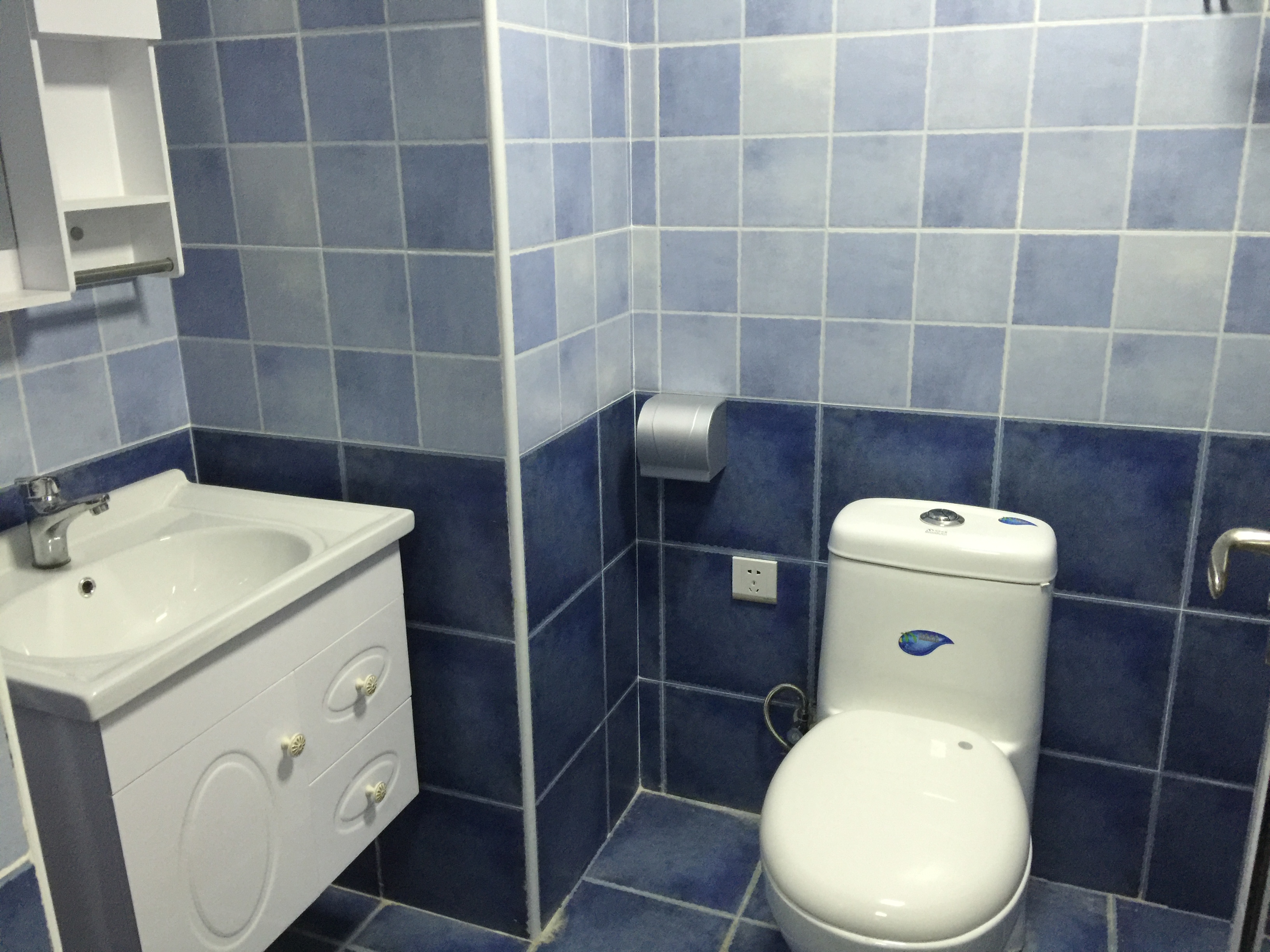 五矿紫湖香醍 1室1厅1卫 1000.0元/月 五矿紫湖香醍 1室1厅1卫 1000.0元/月室内图