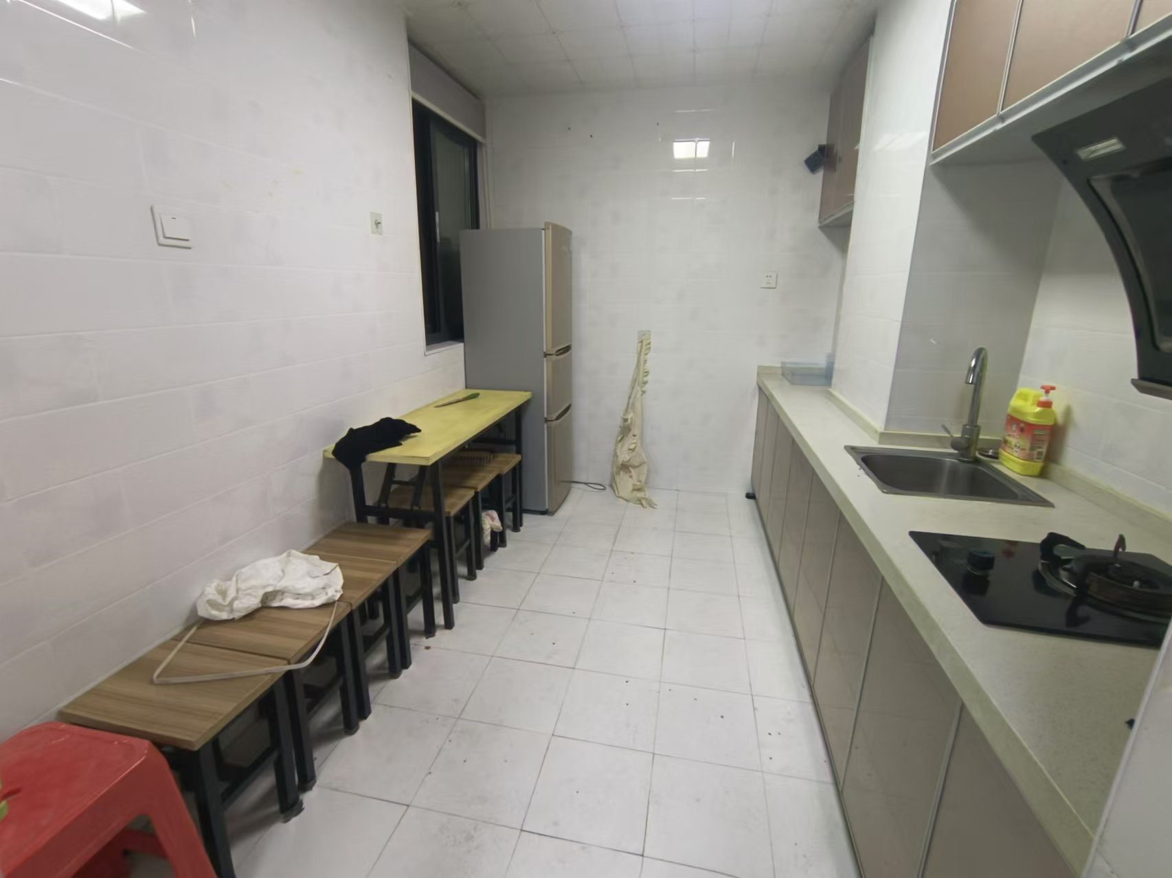 庐山春天 3室2厅1卫 2400.0元/月 庐山春天 3室2厅1卫 2400.0元/月室内图