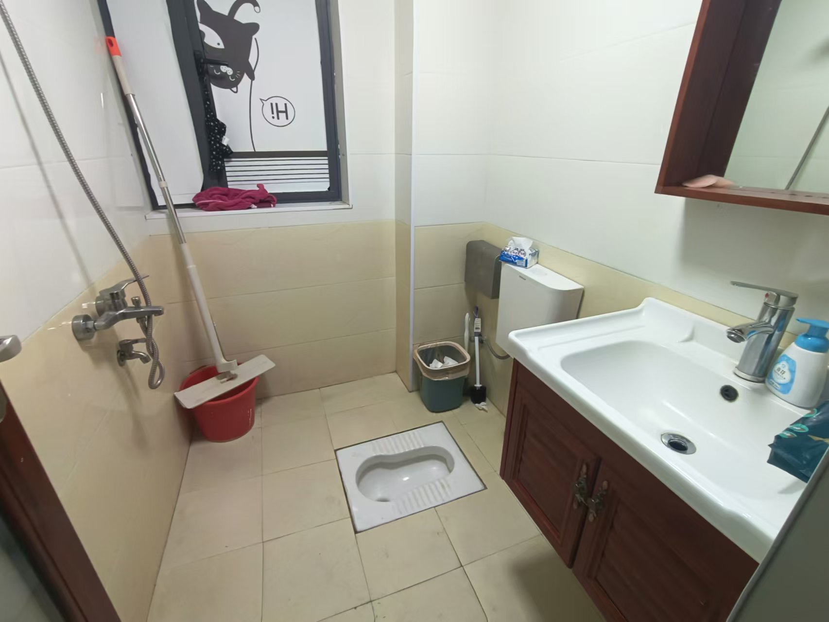 庐山春天 3室2厅1卫 2400.0元/月 庐山春天 3室2厅1卫 2400.0元/月室内图