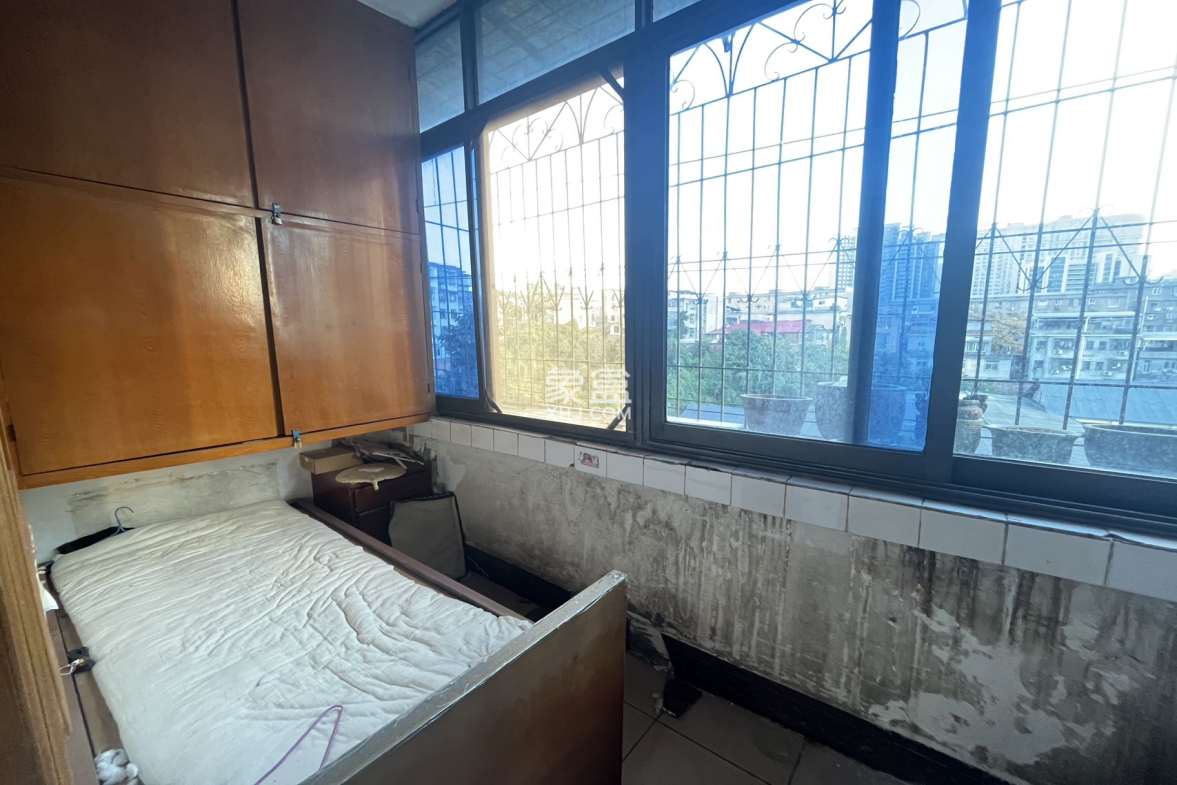 宝塔山私房散盘 1室1厅1卫 1200.0元/月 宝塔山私房散盘 1室1厅1卫 1200.0元/月室内图