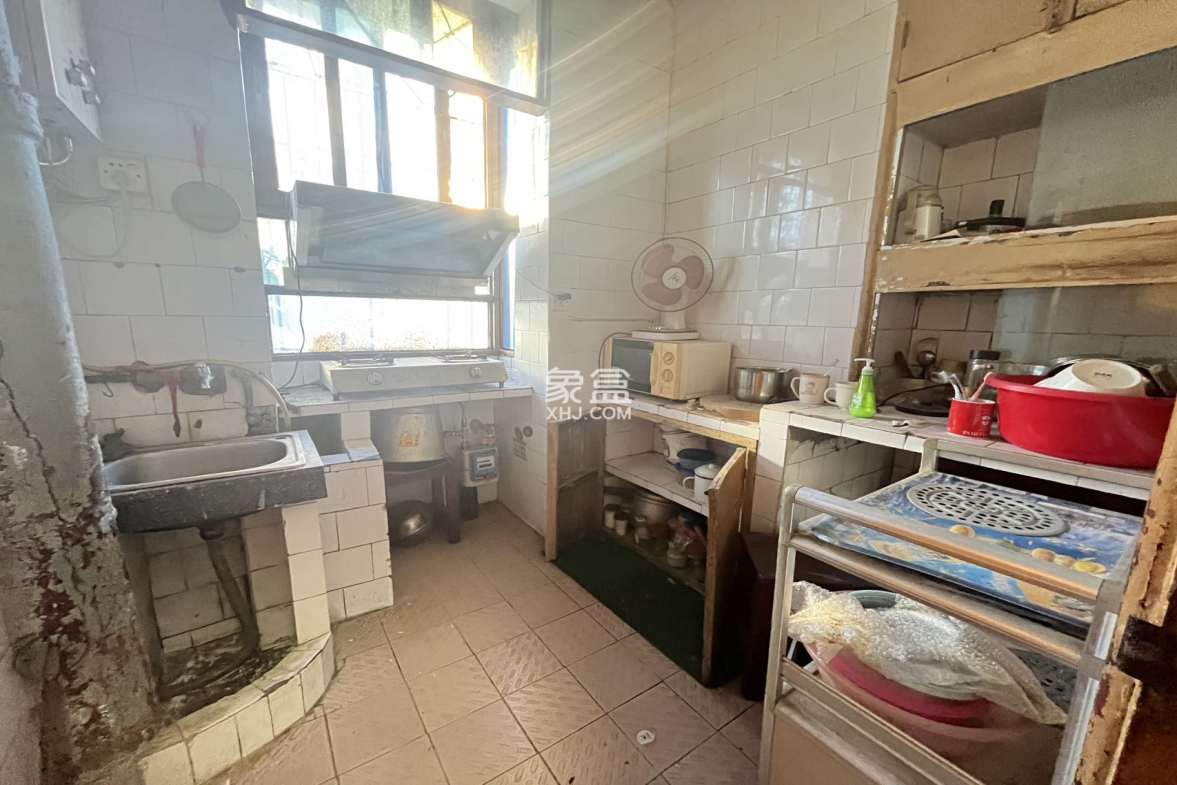 宝塔山私房散盘 1室1厅1卫 1200.0元/月 宝塔山私房散盘 1室1厅1卫 1200.0元/月室内图