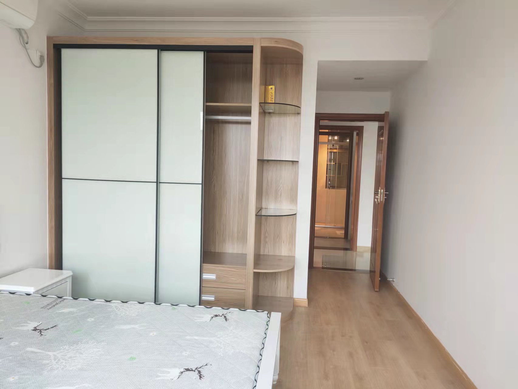 江山帝景哈佛 3室2厅1卫 2000.0元/月 江山帝景哈佛 3室2厅1卫 2000.0元/月室内图