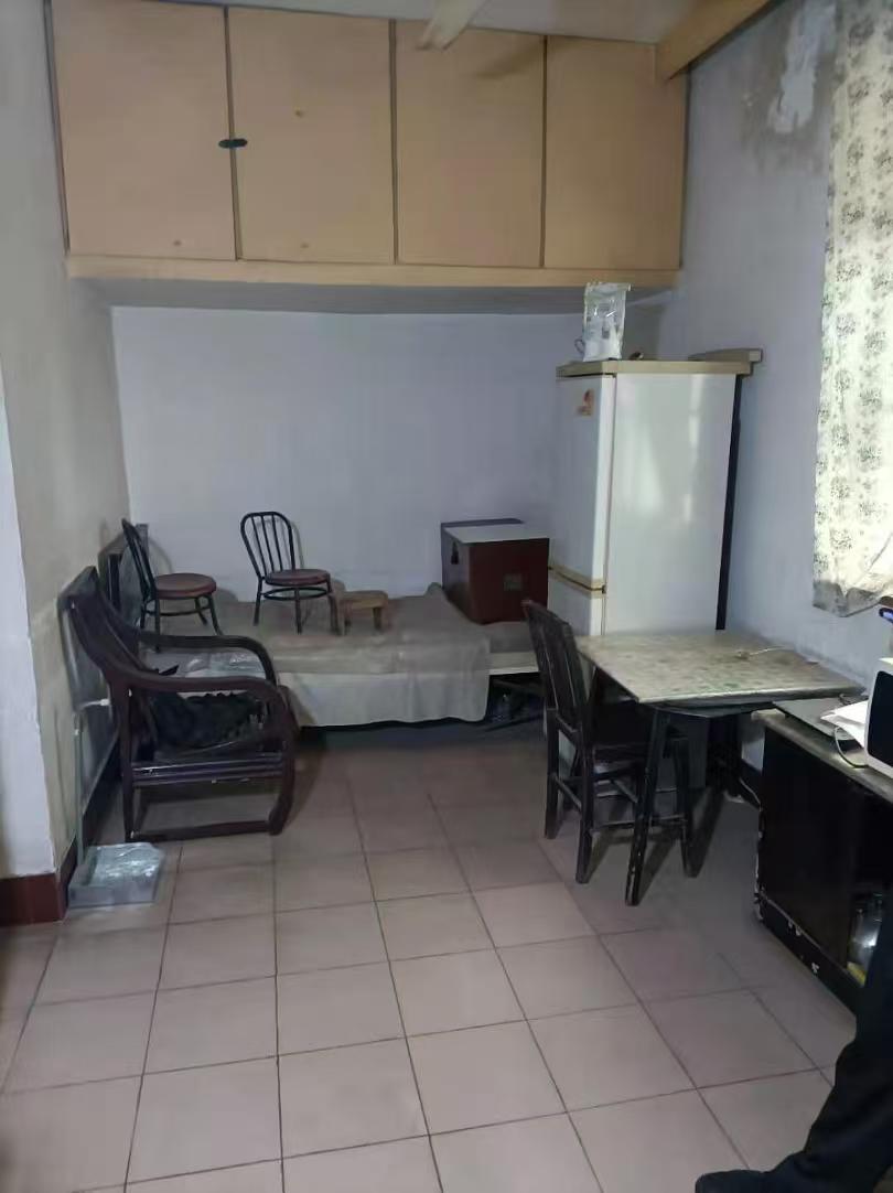 水泵厂宿舍  2室1厅1卫    1200.0元/月 水泵厂宿舍  2室1厅1卫    1200.0元/月