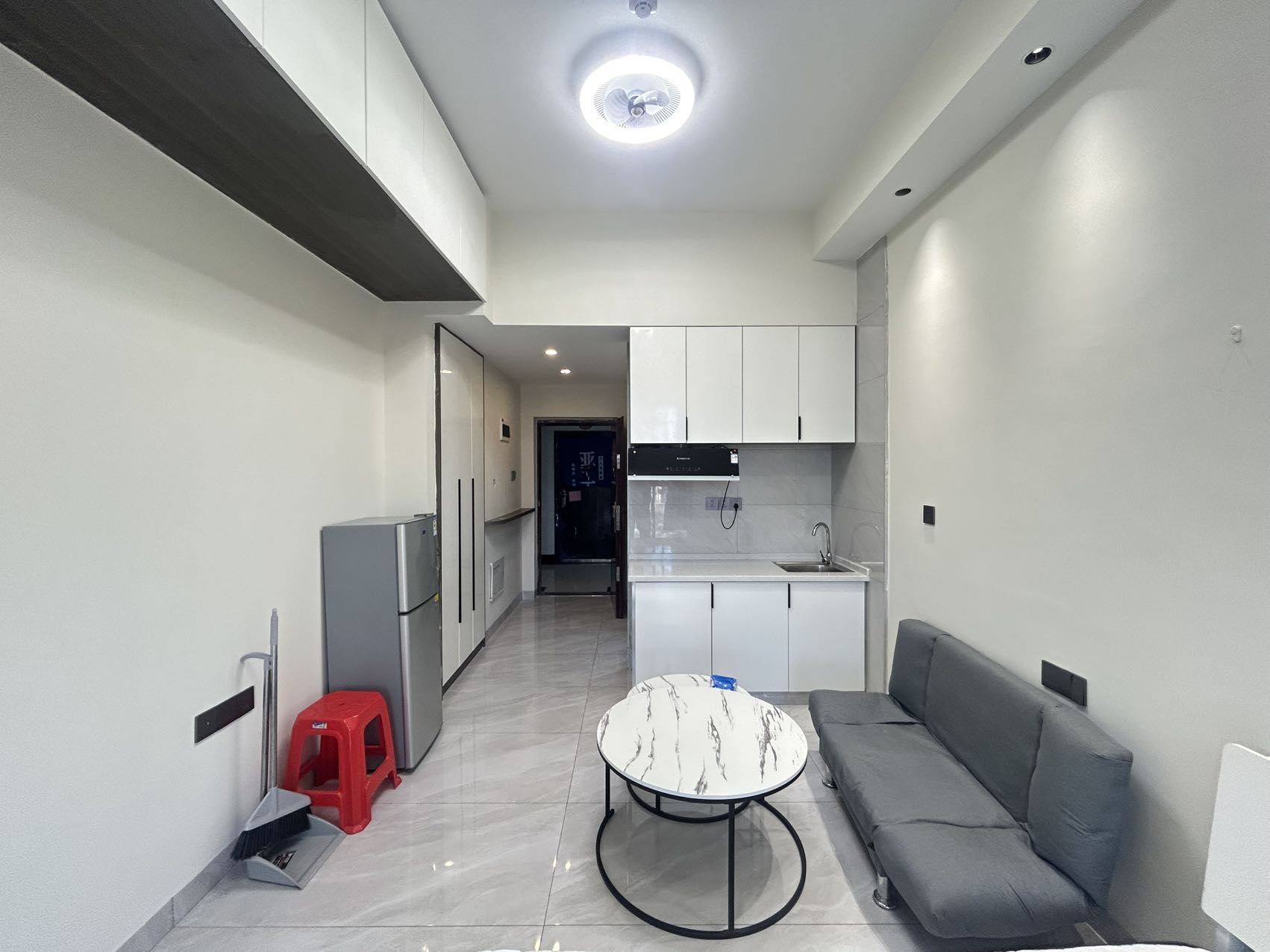 阿舍南2号(花之林大厦)  1室1厅1卫    900.0元/月 阿舍南2号(花之林大厦)  1室1厅1卫    900.0元/月室内图