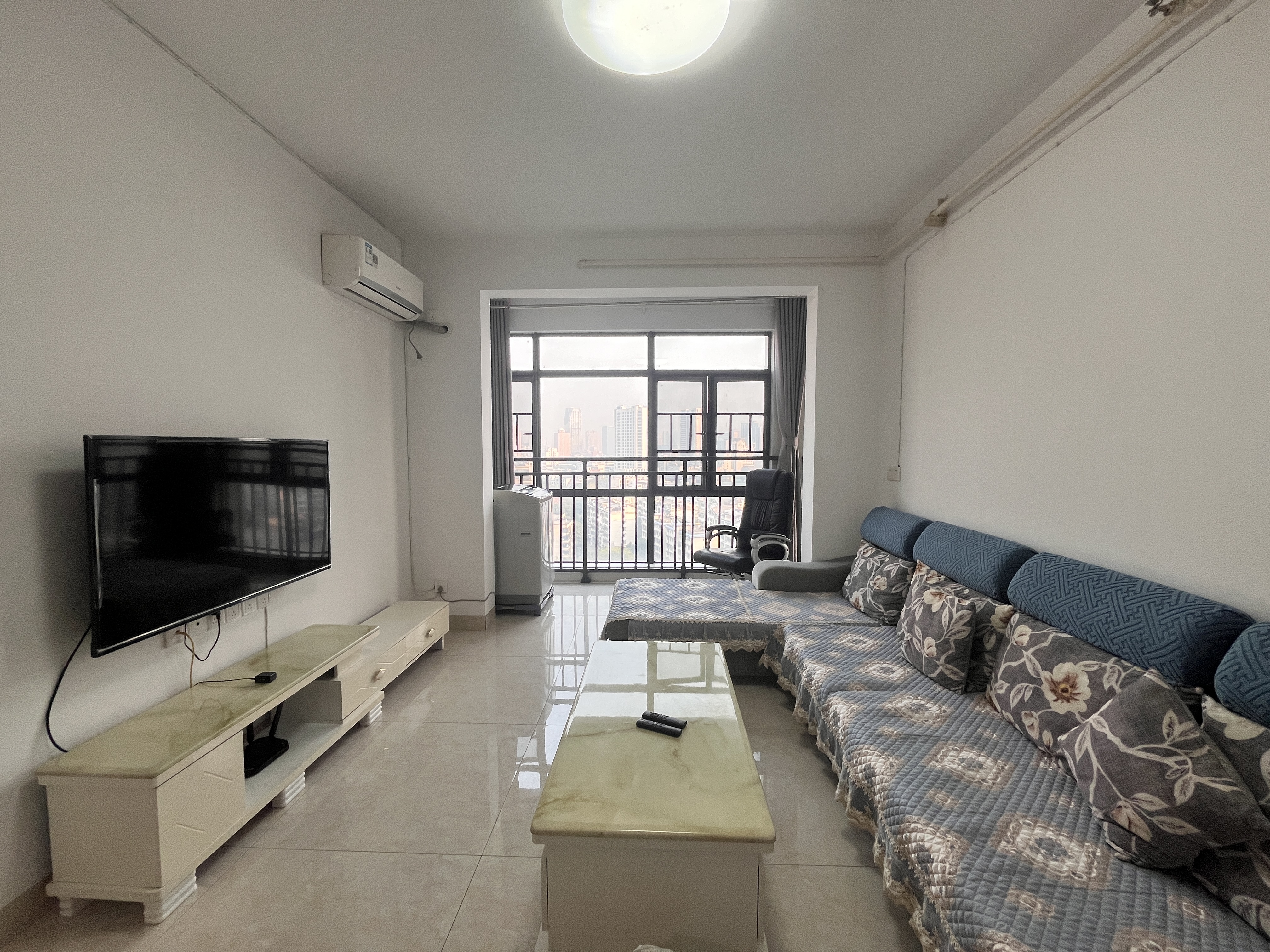 流金岁月-华晨国际 2室1厅1卫 55.0万 流金岁月-华晨国际 2室1厅1卫 55.0万室内图