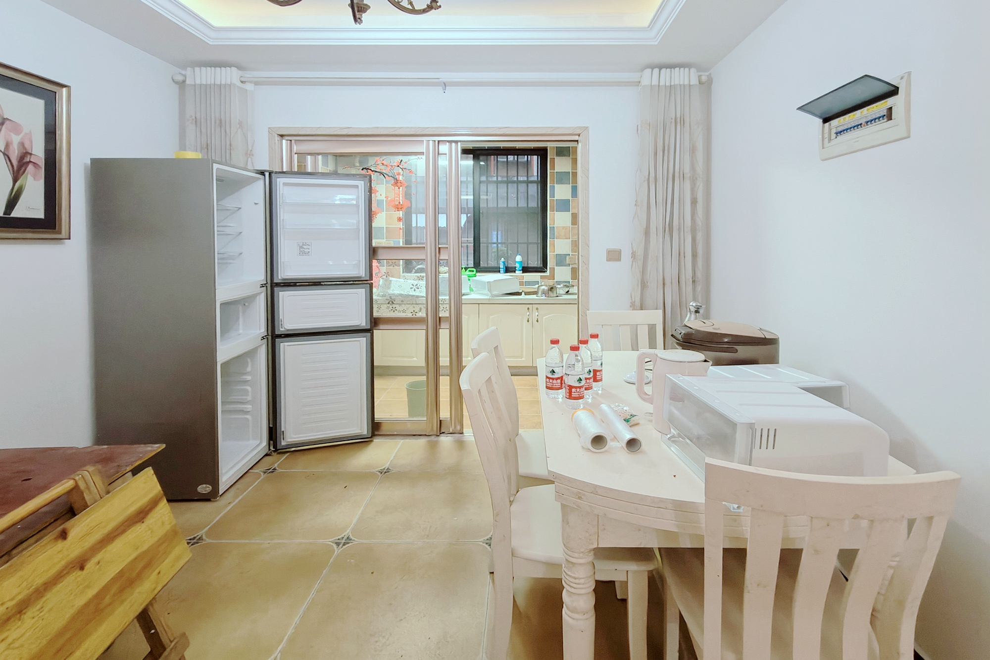 丽景华庭  3室2厅1卫   75.00万客厅