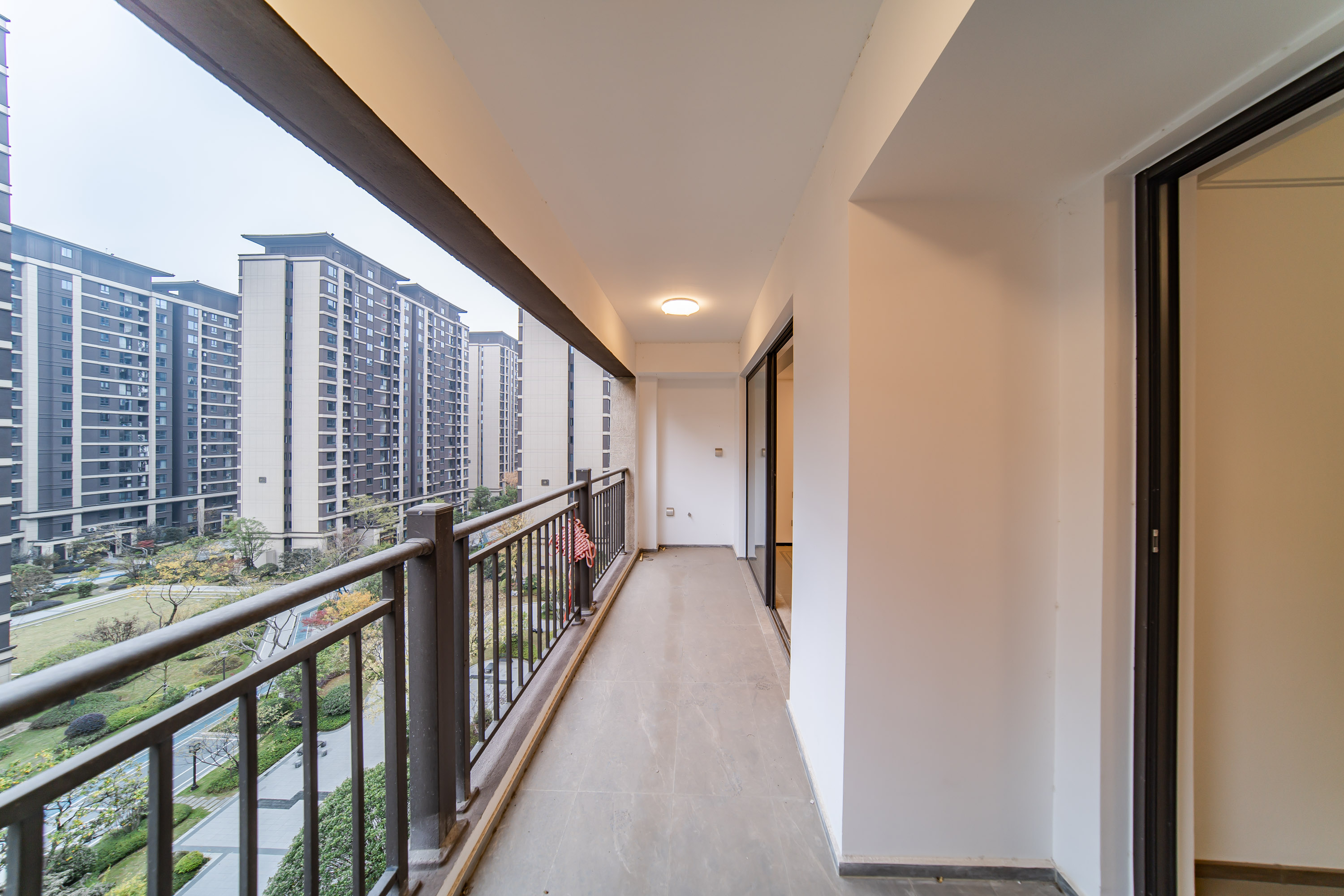 建发电建江山悦  4室2厅2卫   230.00万阳台