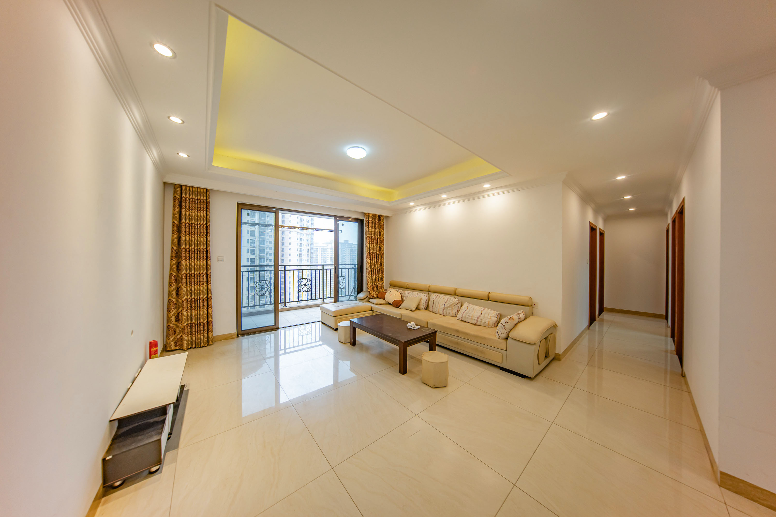 江山帝景哈佛 5室2厅2卫 139.0万 江山帝景哈佛 5室2厅2卫 139.0万客厅